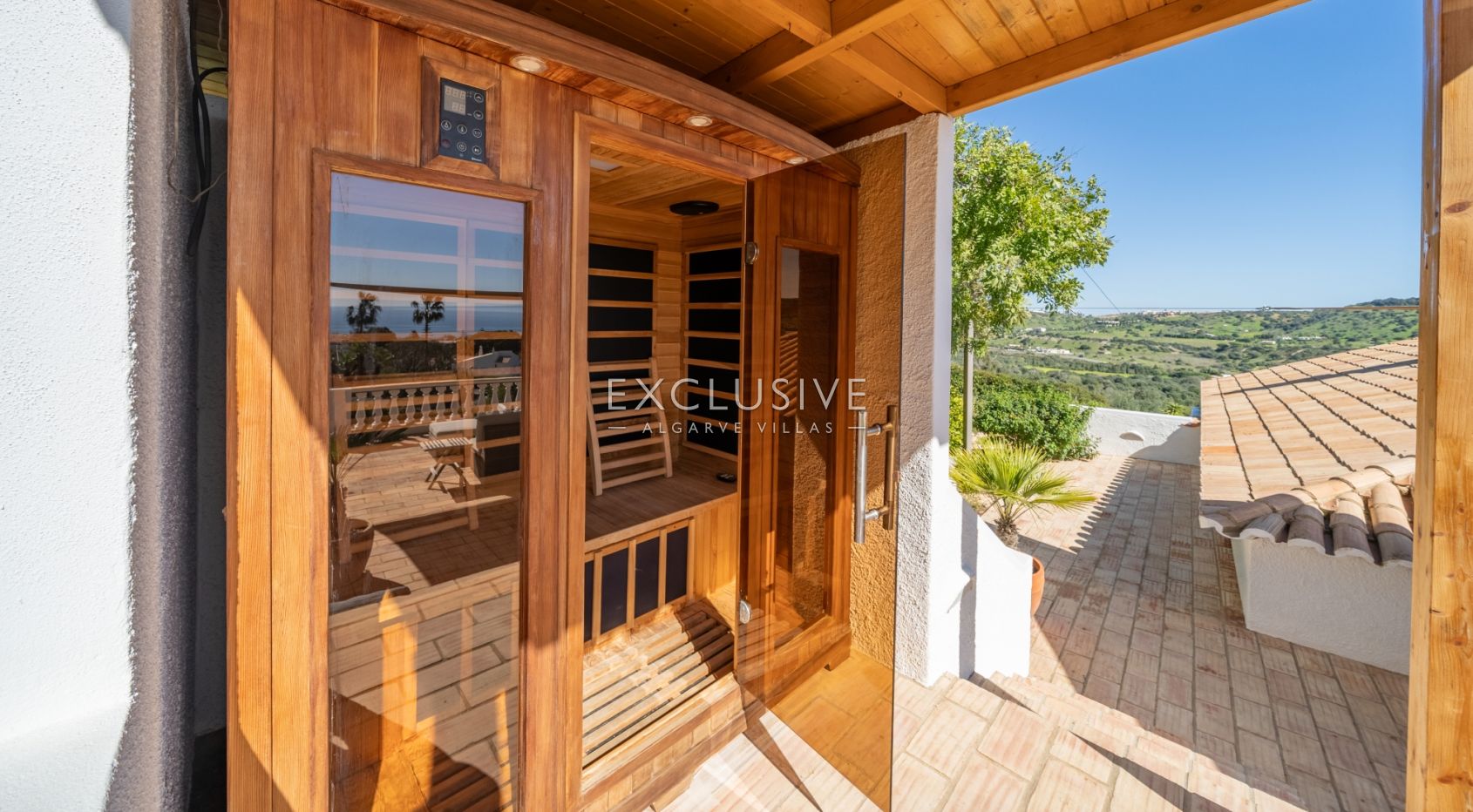 Villa mit vier Schlafzimmern und exzellentem Meerblick in Praia da Luz