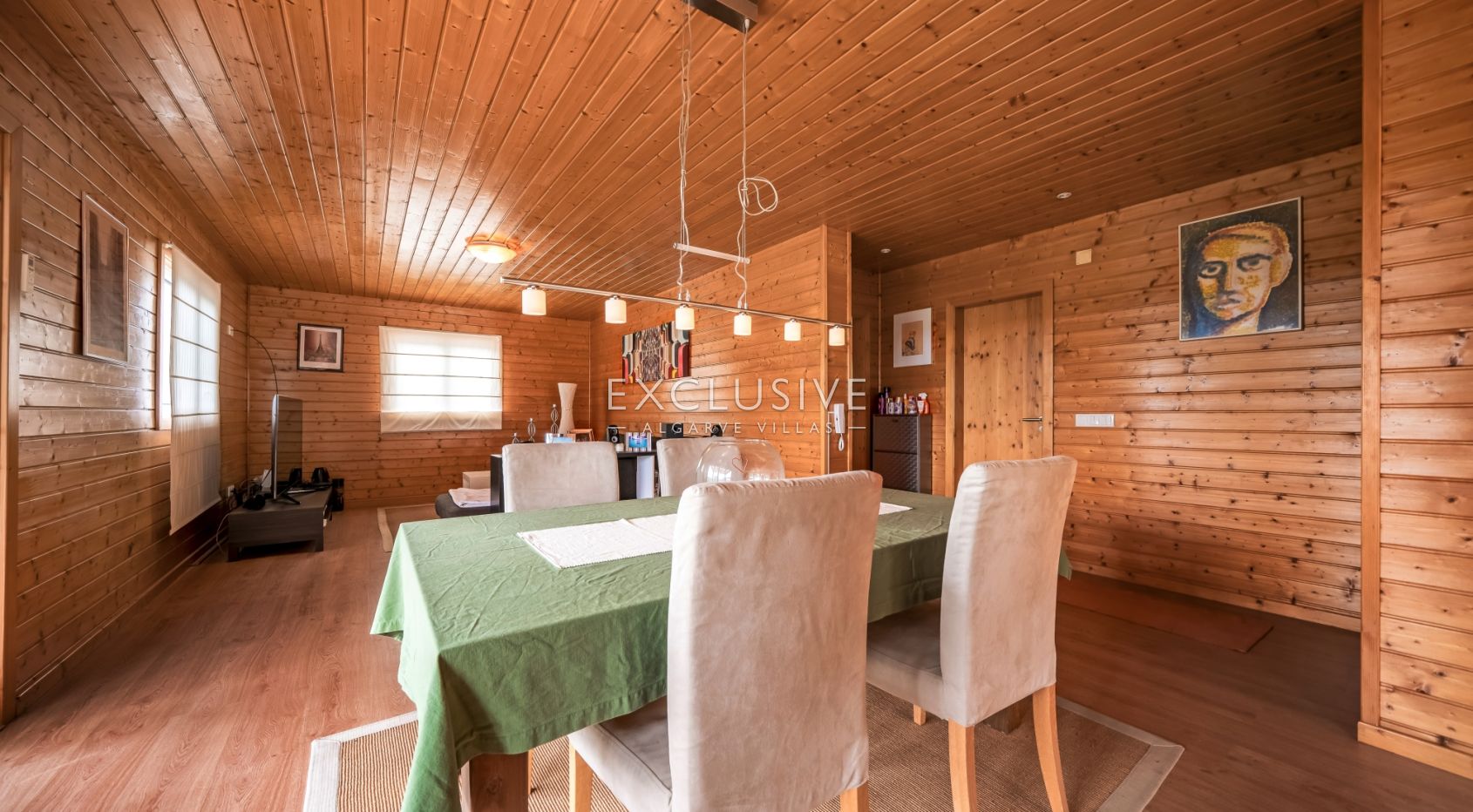 Sie ein Landgut mit Stallungen und Reithalle in der Nähe von Quarteira, Algarve