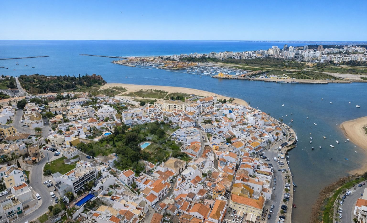 Dorfhaus zu renovieren im Zentrum von Ferragudo, Algarve