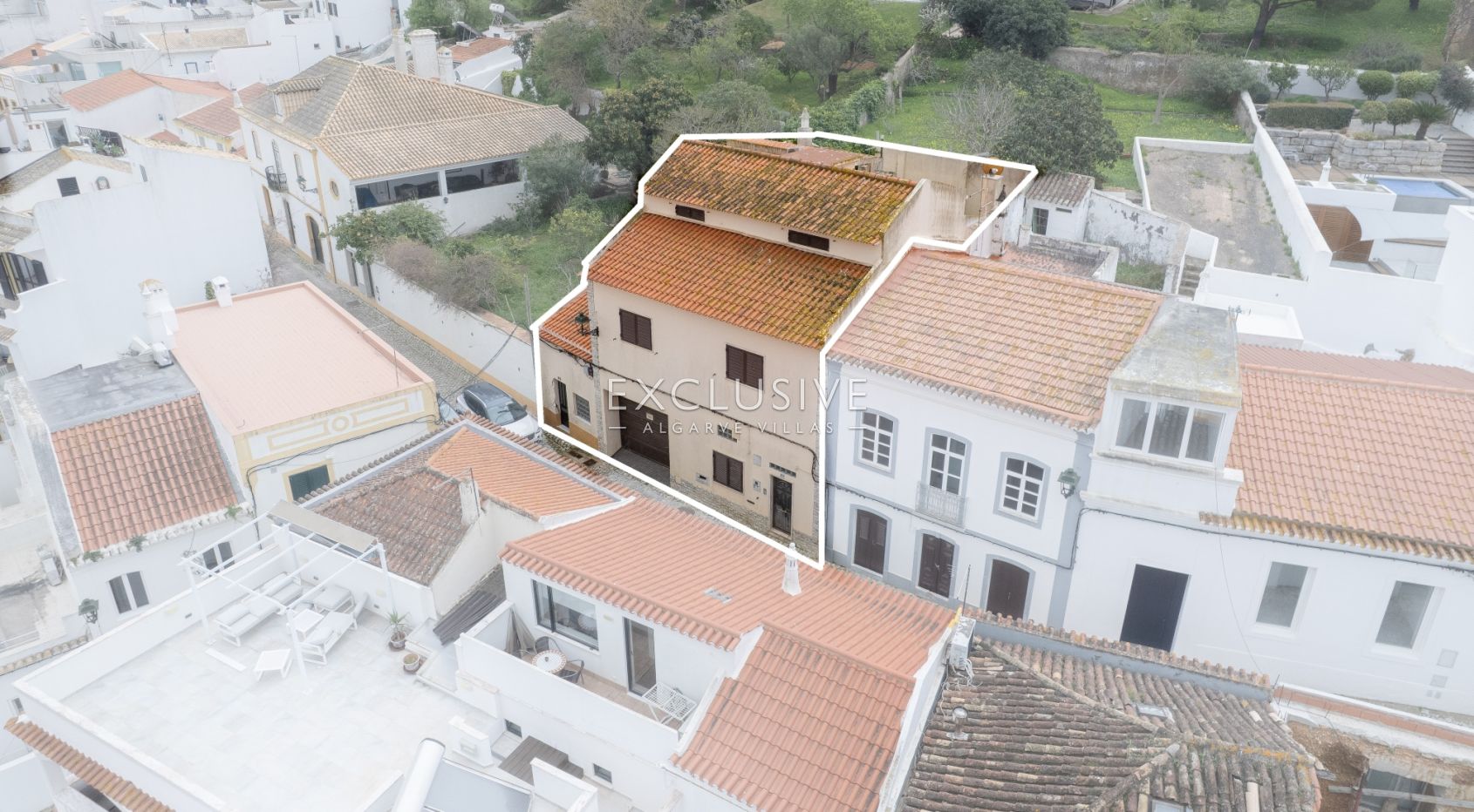 Dorfhaus zu renovieren im Zentrum von Ferragudo, Algarve