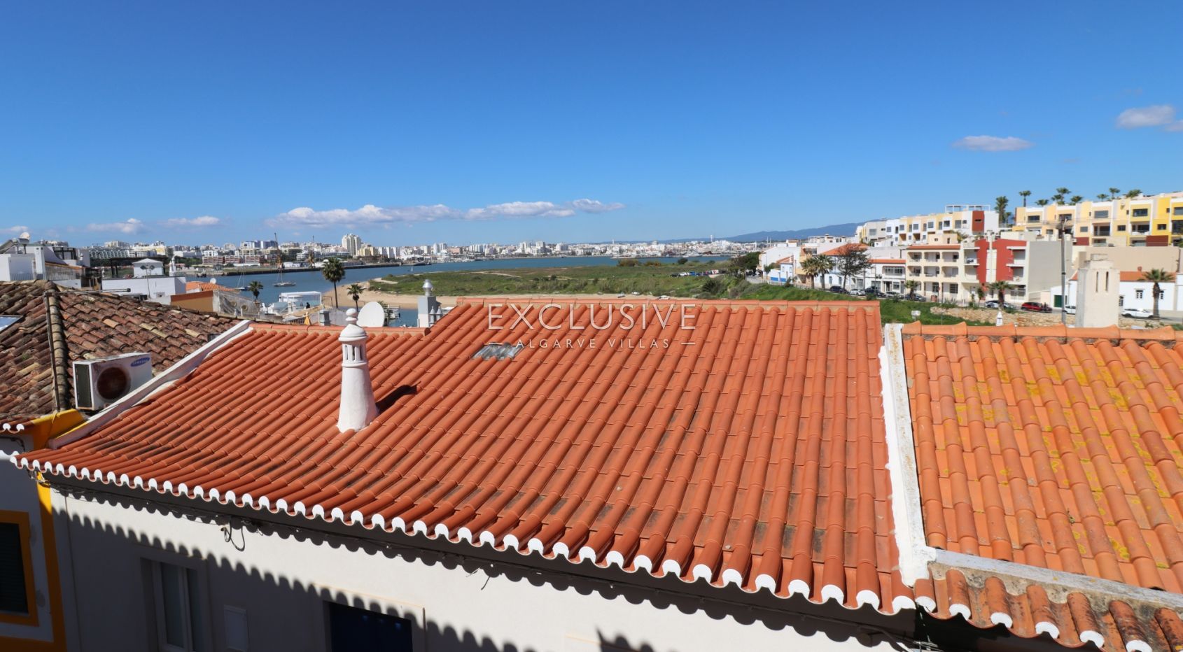 Dorfhaus zu renovieren im Zentrum von Ferragudo, Algarve