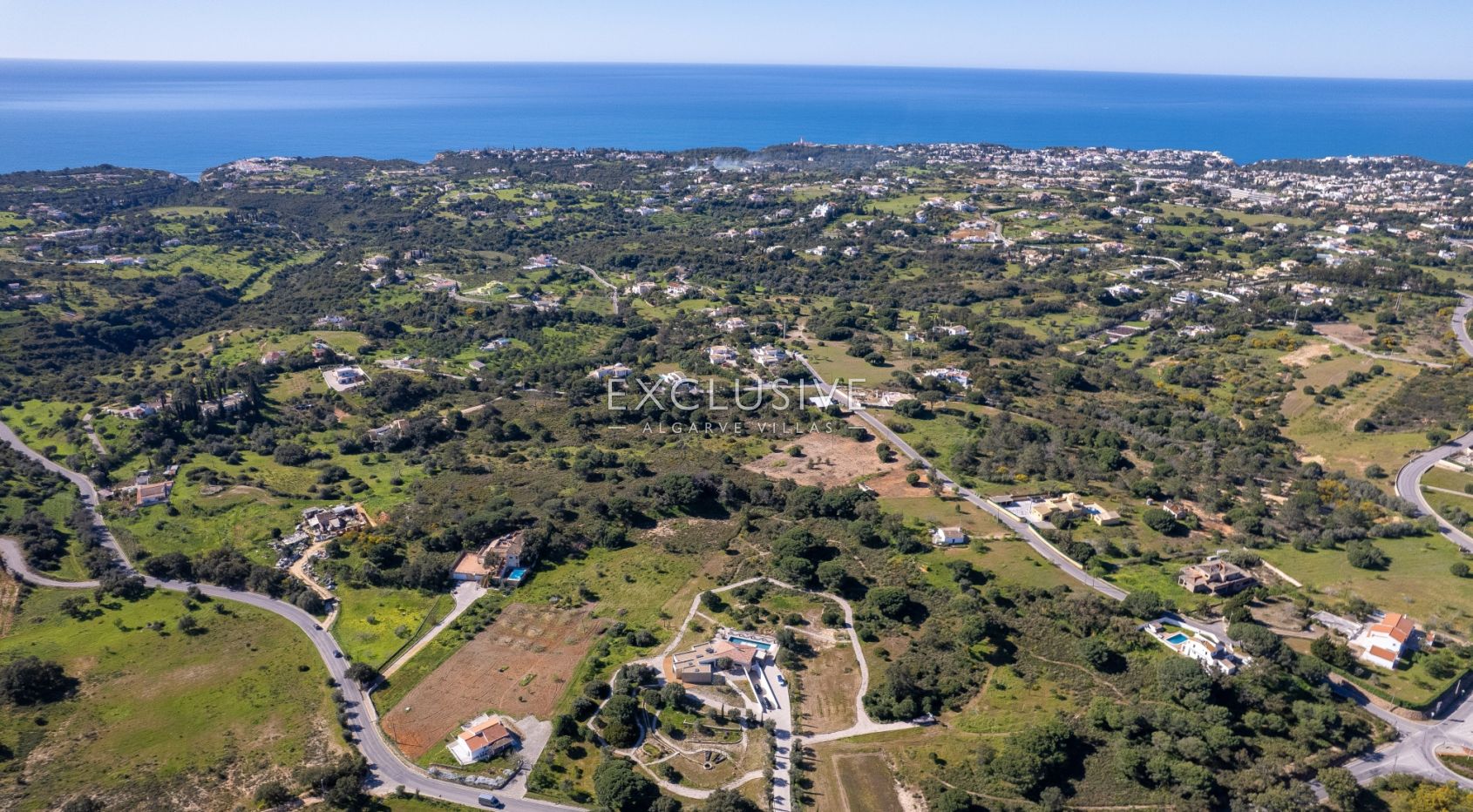 Zeitgenössische einstöckige 4-Bett-Villa mit Pool in der Nähe von Carvoeiro