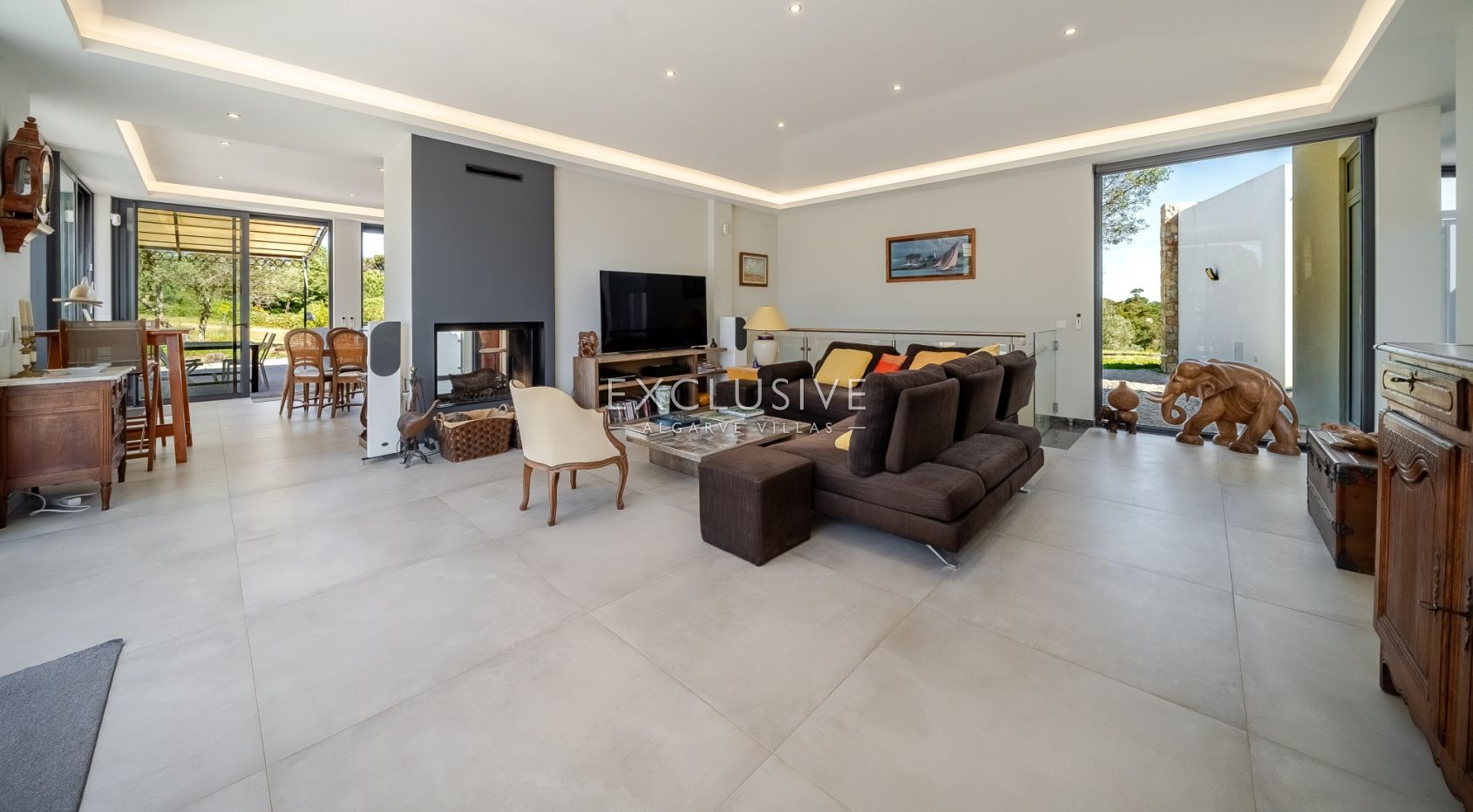 Zeitgenössische einstöckige 4-Bett-Villa mit Pool in der Nähe von Carvoeiro