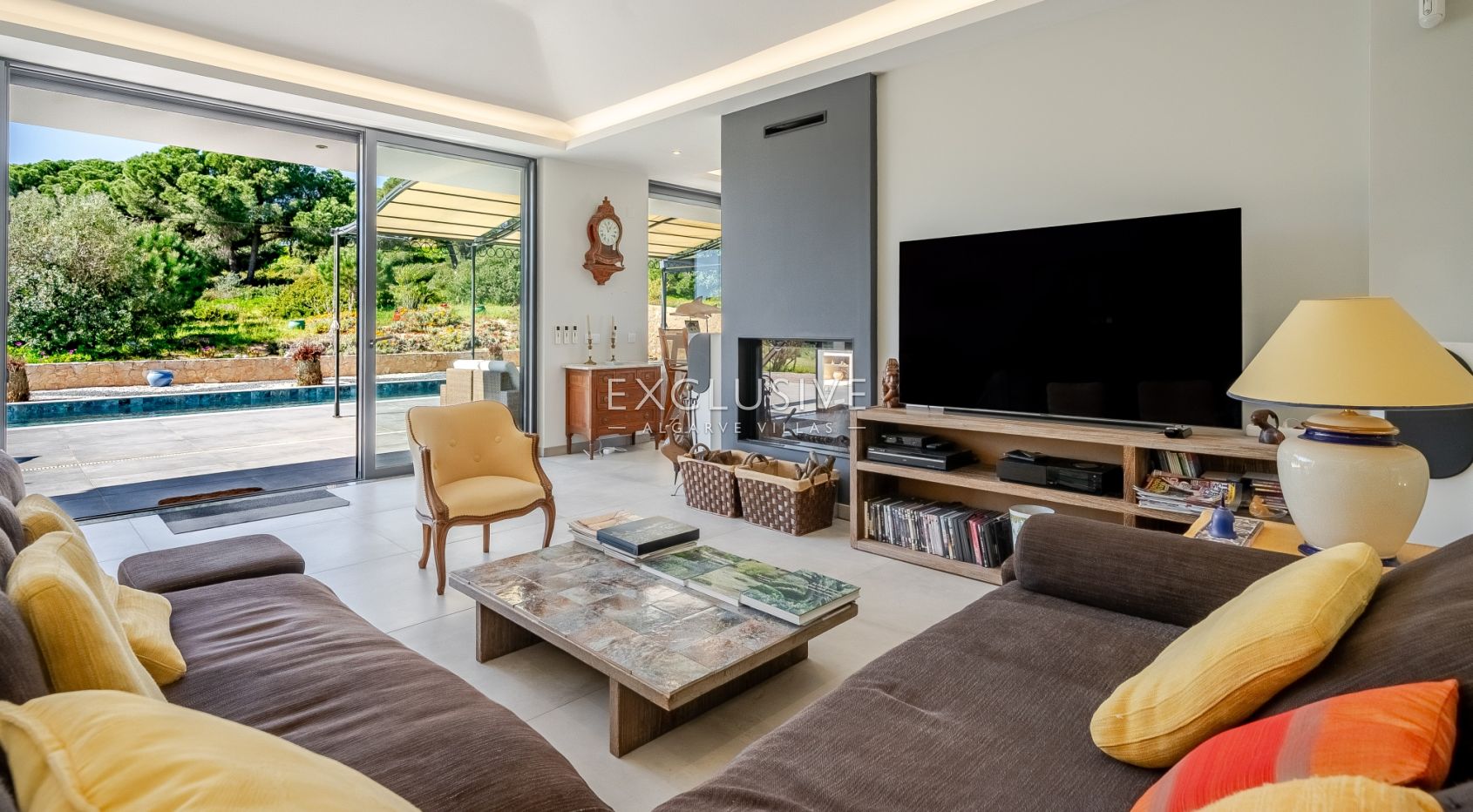 Zeitgenössische einstöckige 4-Bett-Villa mit Pool in der Nähe von Carvoeiro