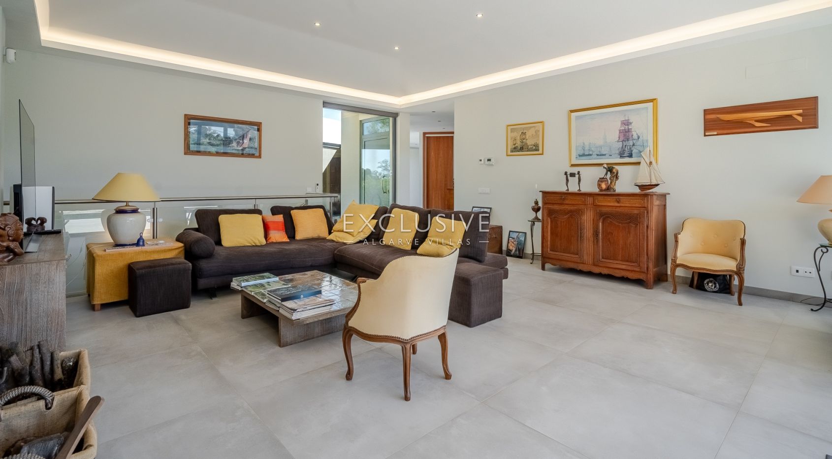 Zeitgenössische einstöckige 4-Bett-Villa mit Pool in der Nähe von Carvoeiro