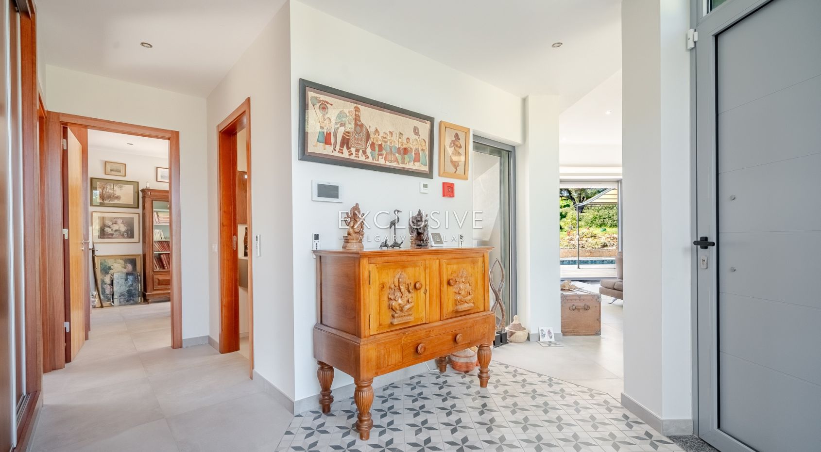 Zeitgenössische einstöckige 4-Bett-Villa mit Pool in der Nähe von Carvoeiro