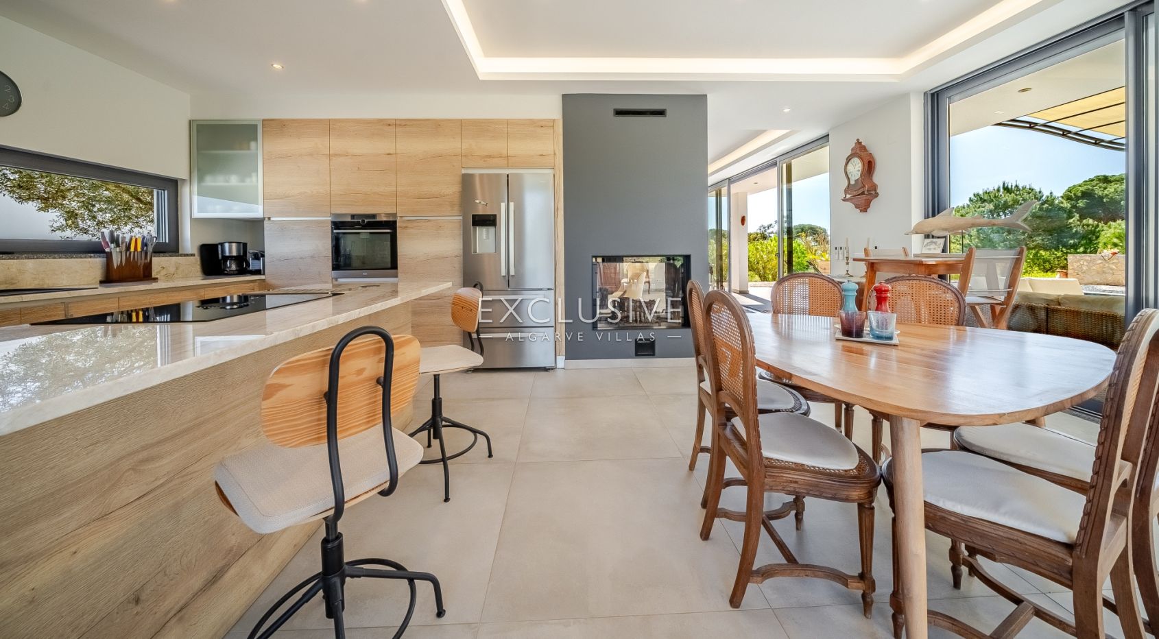Zeitgenössische einstöckige 4-Bett-Villa mit Pool in der Nähe von Carvoeiro