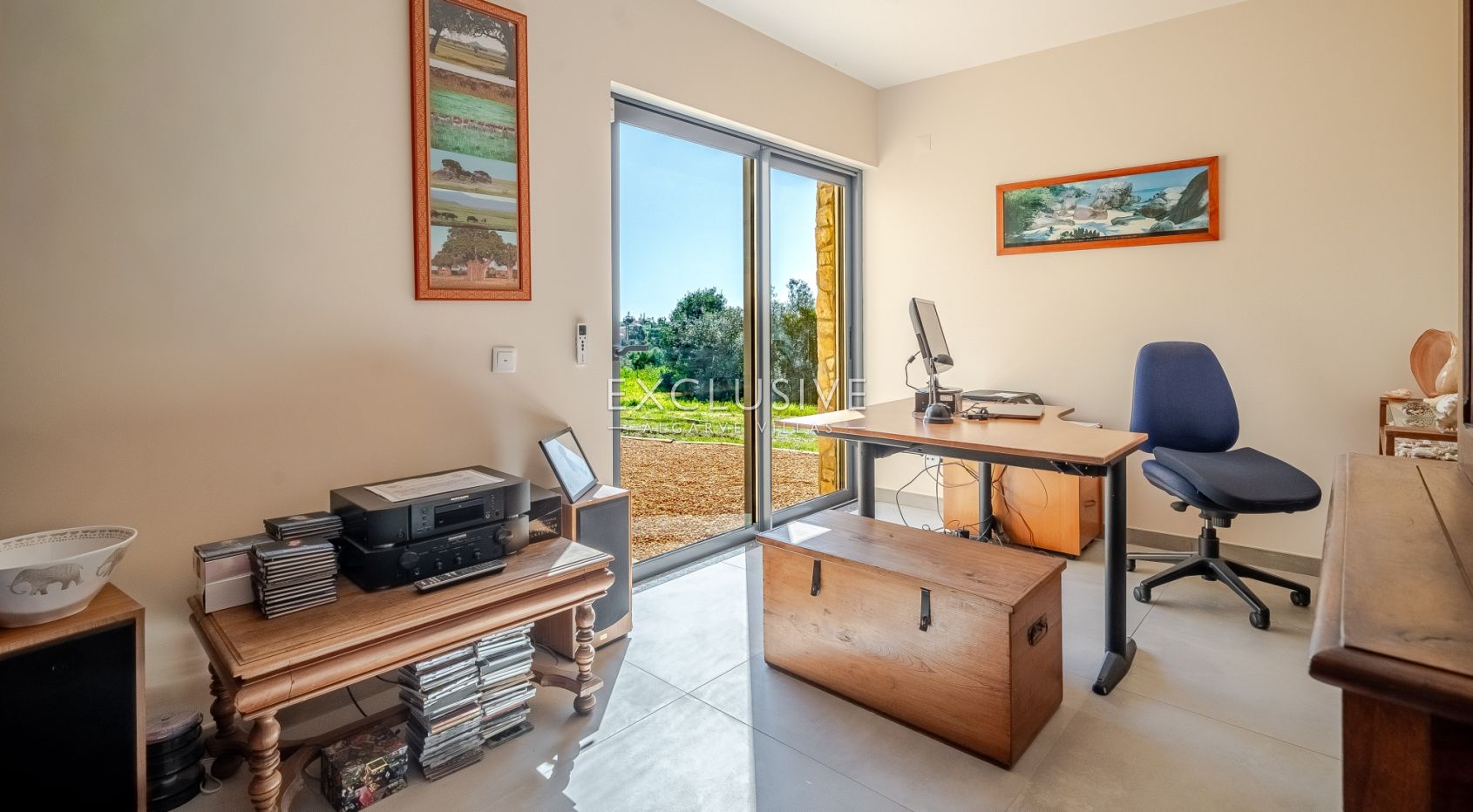 Zeitgenössische einstöckige 4-Bett-Villa mit Pool in der Nähe von Carvoeiro