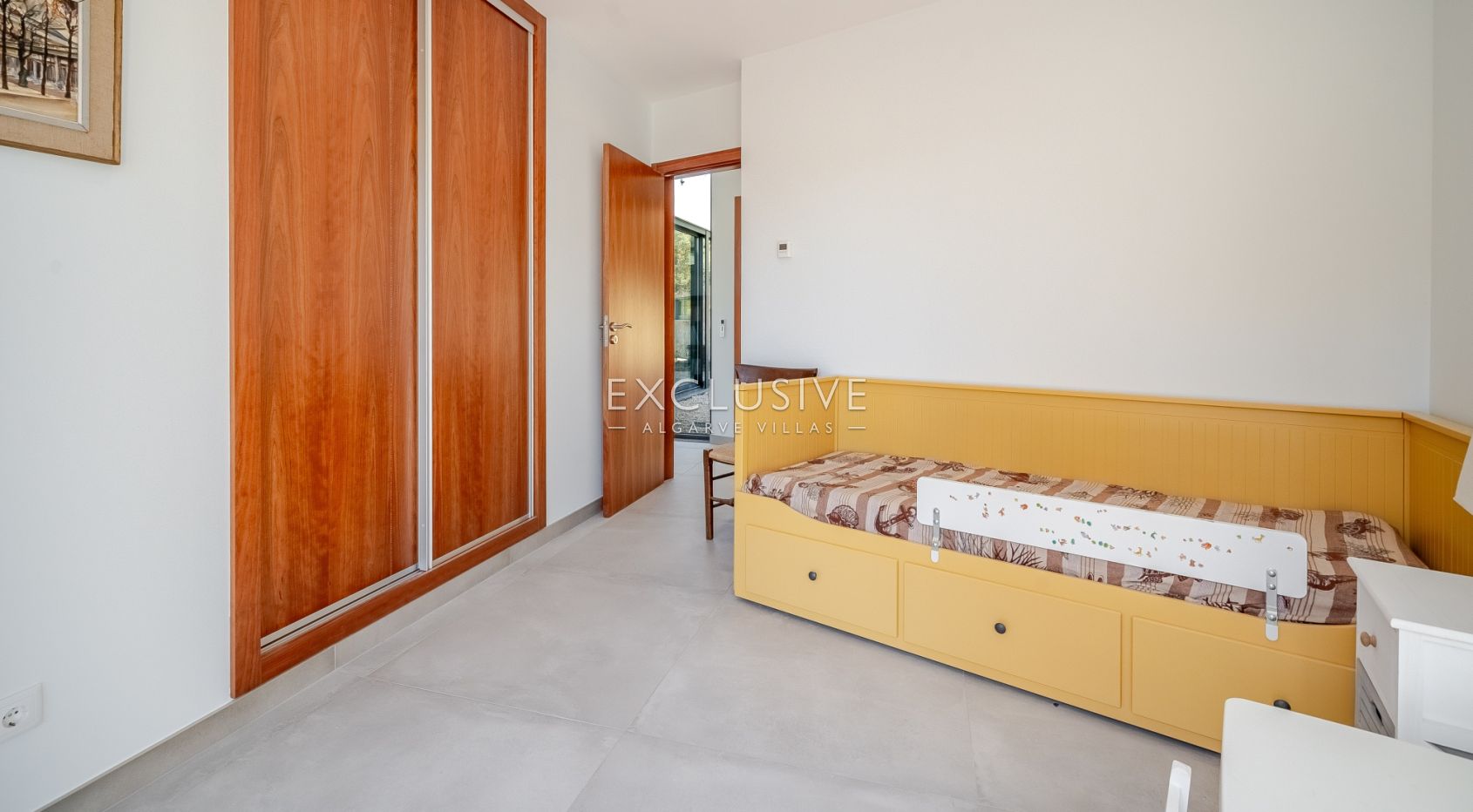 Zeitgenössische einstöckige 4-Bett-Villa mit Pool in der Nähe von Carvoeiro