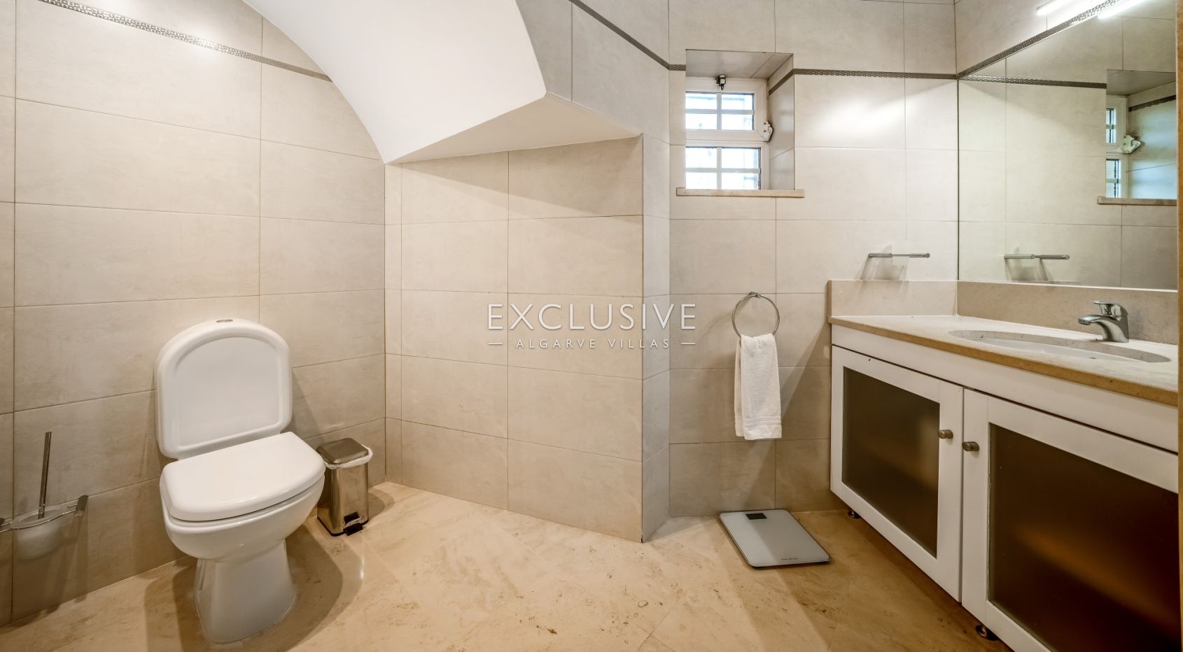 Elegante 5-Schlafzimmer-Villa in Santo António Golf Resort, Algarve