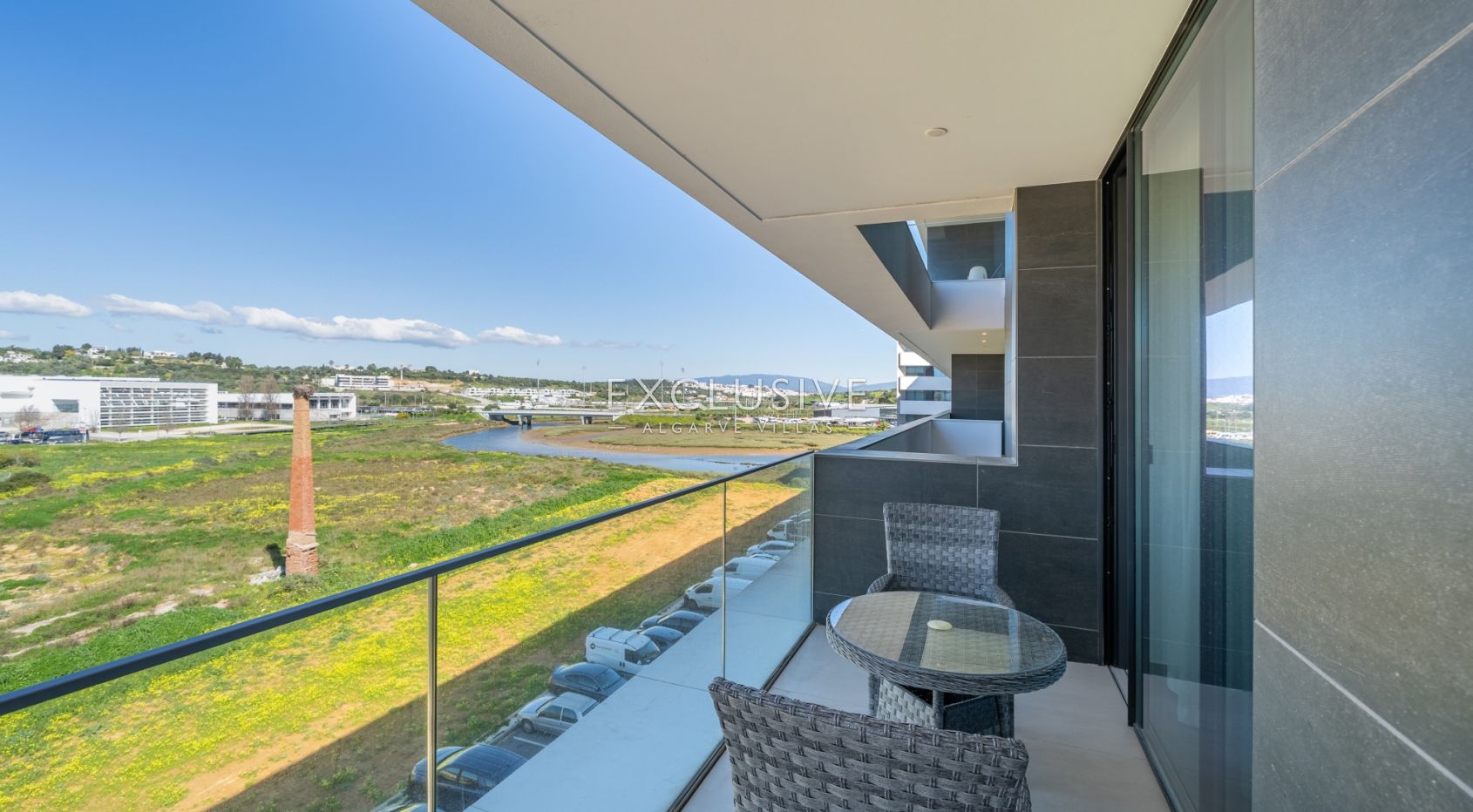 Helle moderne Wohnung mit Blick auf den Yachthafen und das Meer in Lagos