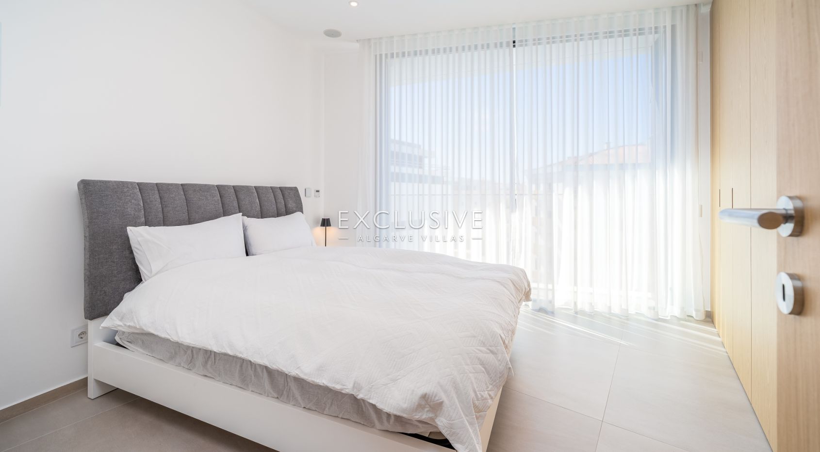 Helle moderne Wohnung mit Blick auf den Yachthafen und das Meer in Lagos