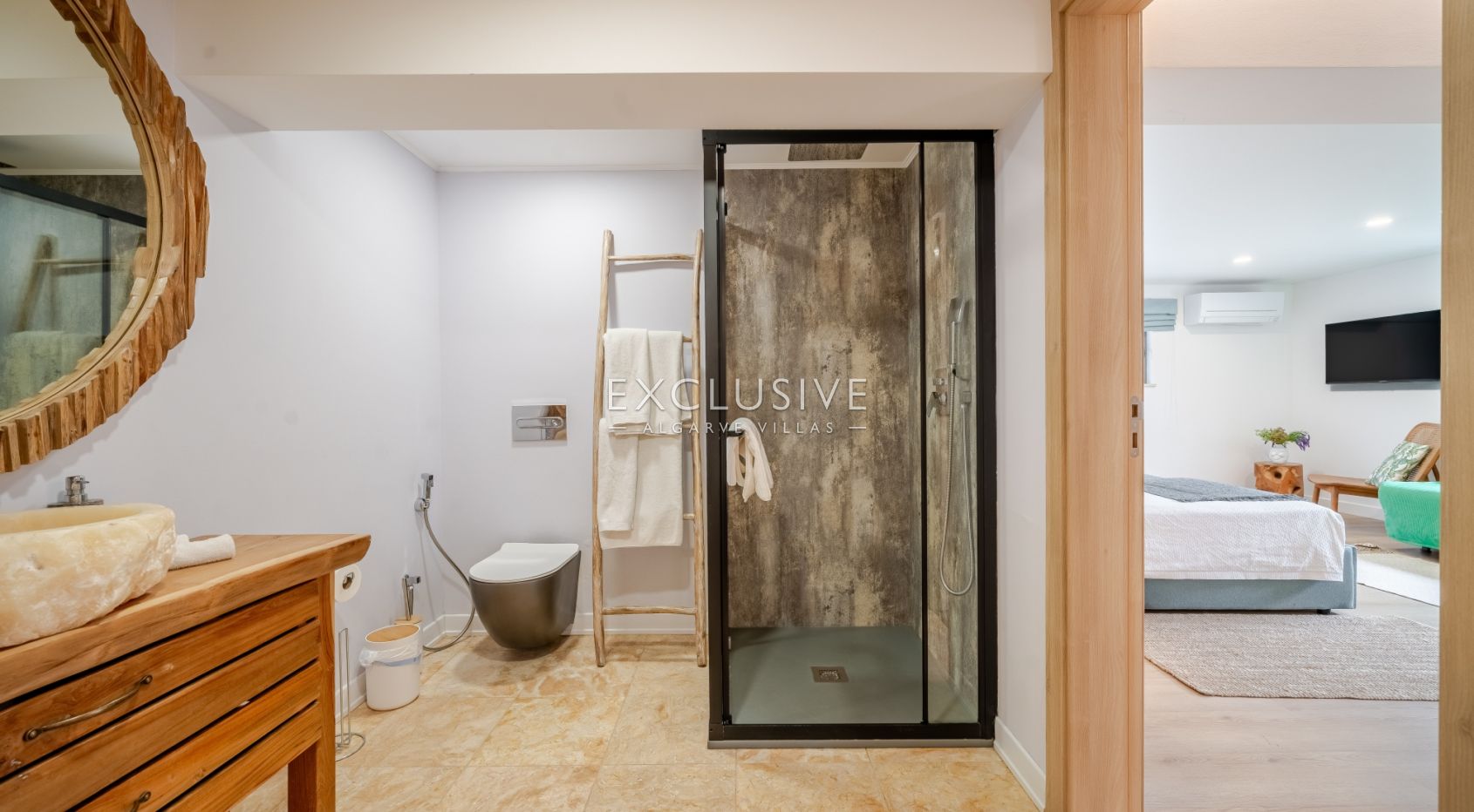 Sie eine atemberaubende möblierte Villa mit 3+3 Schlafzimmern und beheiztem Salzwasserpool in