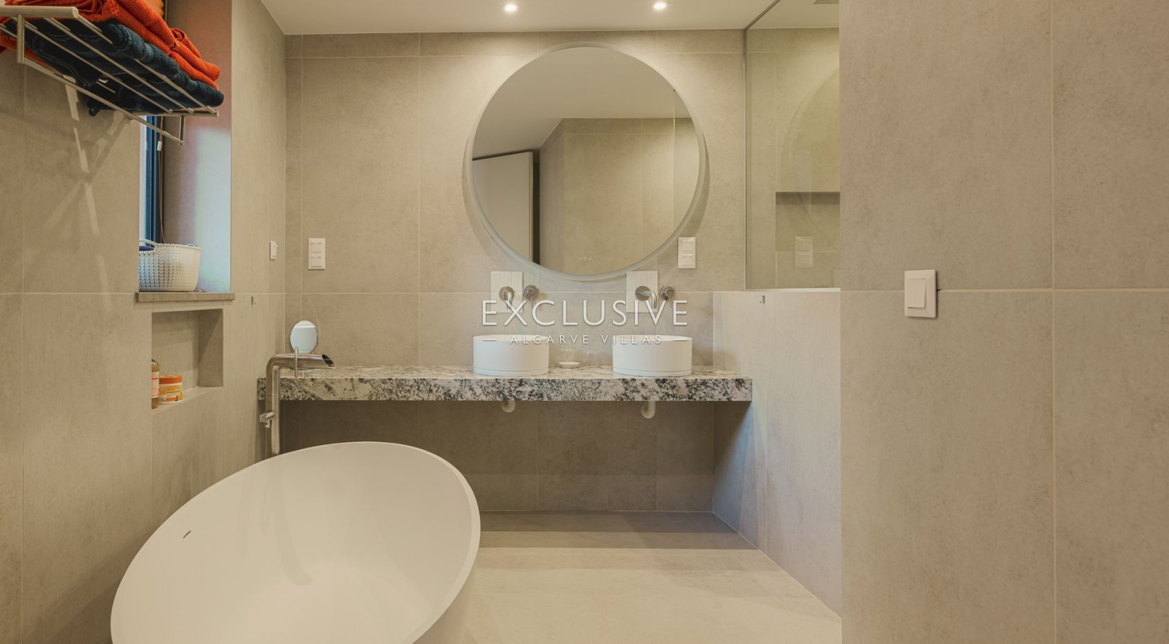 Luxuriöse, moderne Villa neben dem Golfplatz Palmares mit Panoramablick auf das Meer in