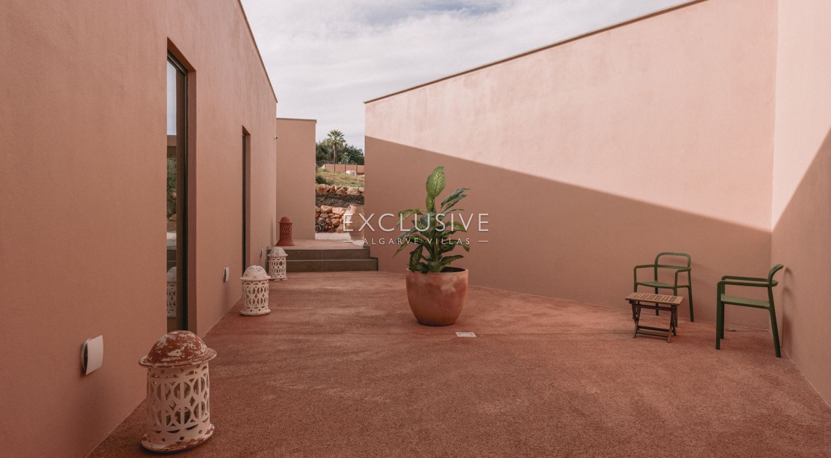 Luxuriöse, moderne Villa neben dem Golfplatz Palmares mit Panoramablick auf das Meer in