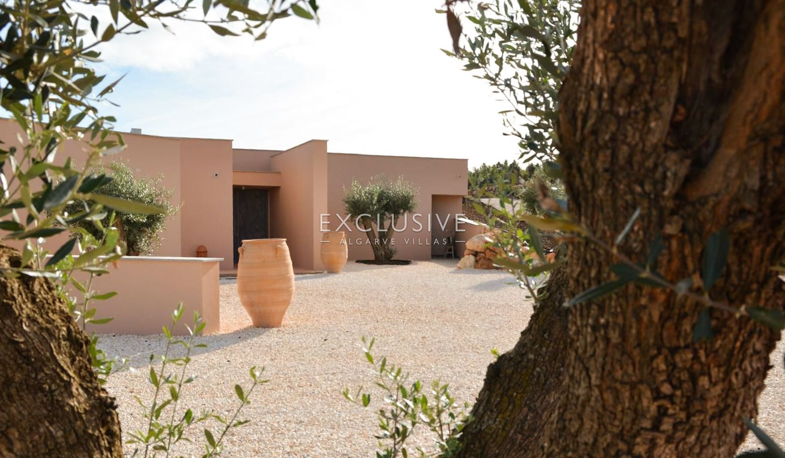 Luxuriöse, moderne Villa neben dem Golfplatz Palmares mit Panoramablick auf das Meer in