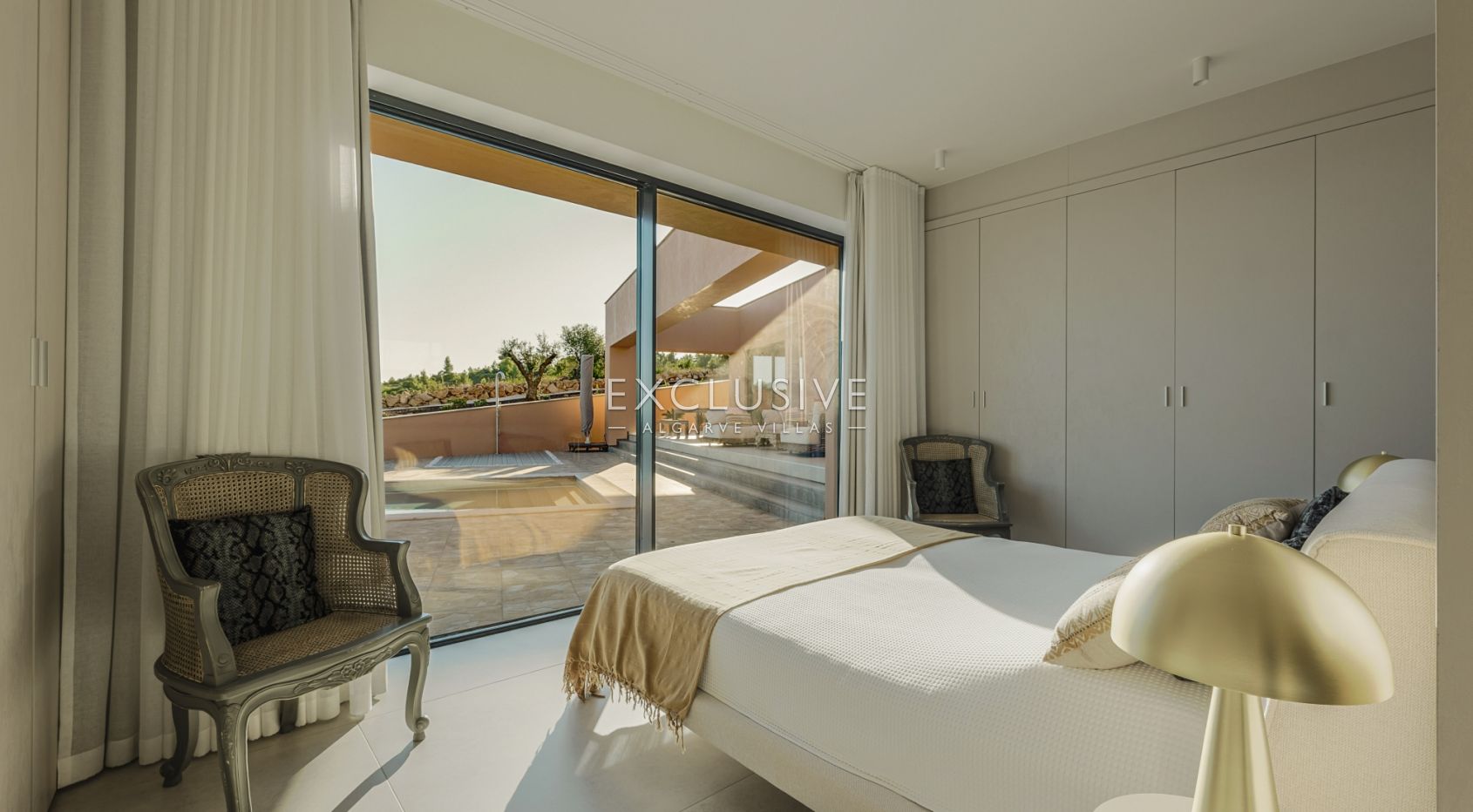 Luxuriöse, moderne Villa neben dem Golfplatz Palmares mit Panoramablick auf das Meer in