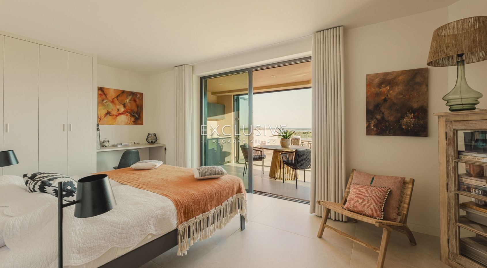 Luxuriöse, moderne Villa neben dem Golfplatz Palmares mit Panoramablick auf das Meer in