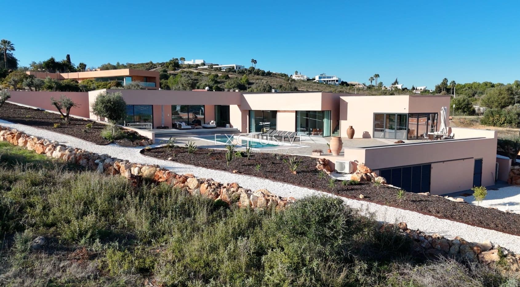 Luxuriöse, moderne Villa neben dem Golfplatz Palmares mit Panoramablick auf das Meer in-1