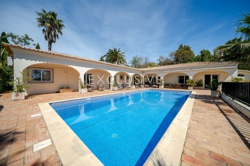 Exklusive 3 + 1 Schlafzimmer Villa auf großem Grundstück und Pool in Monte Judeu bei Po-2