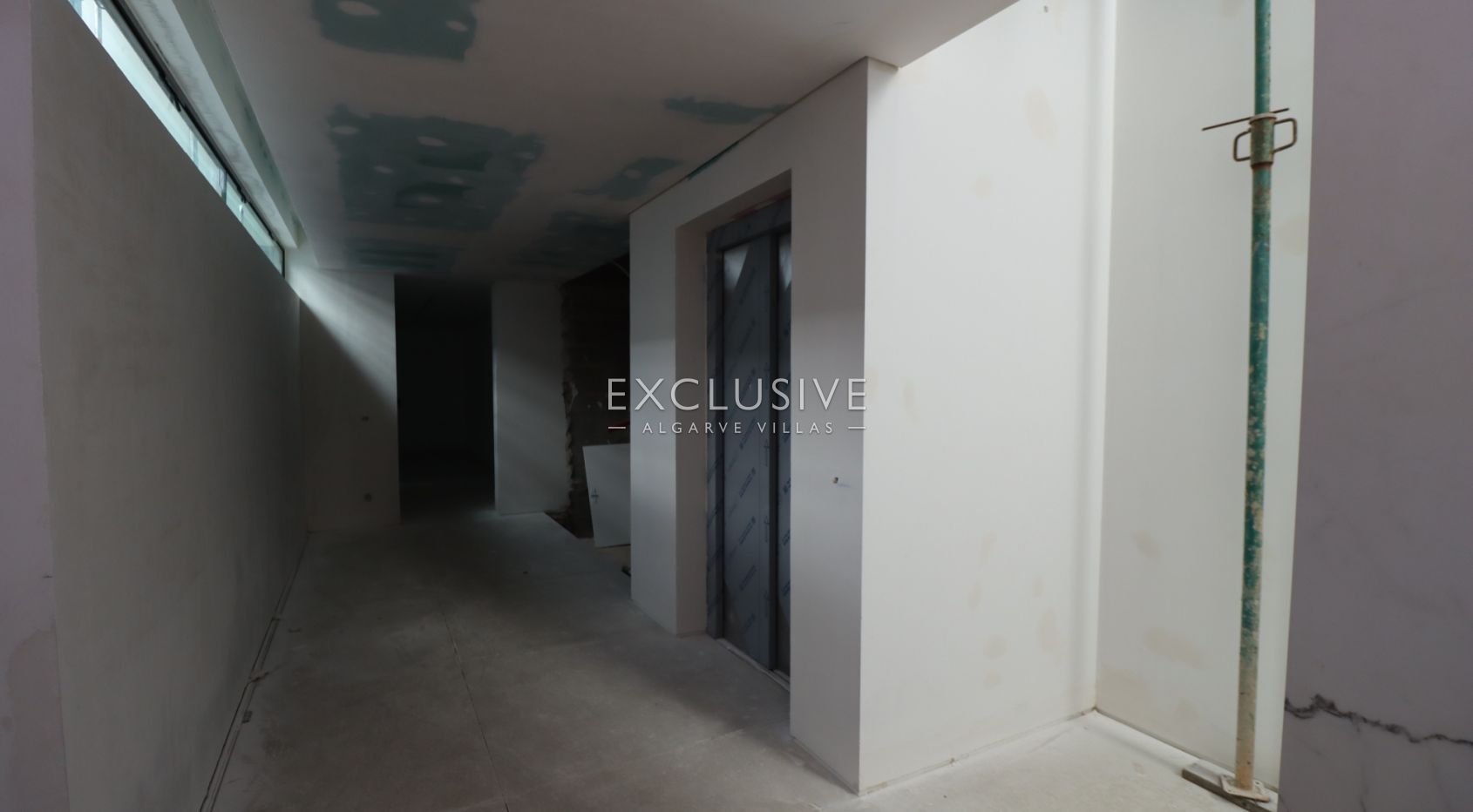 4+1-Villa in Quinta do Lago, nur wenige Gehminuten vom Strand entfernt, Algarve