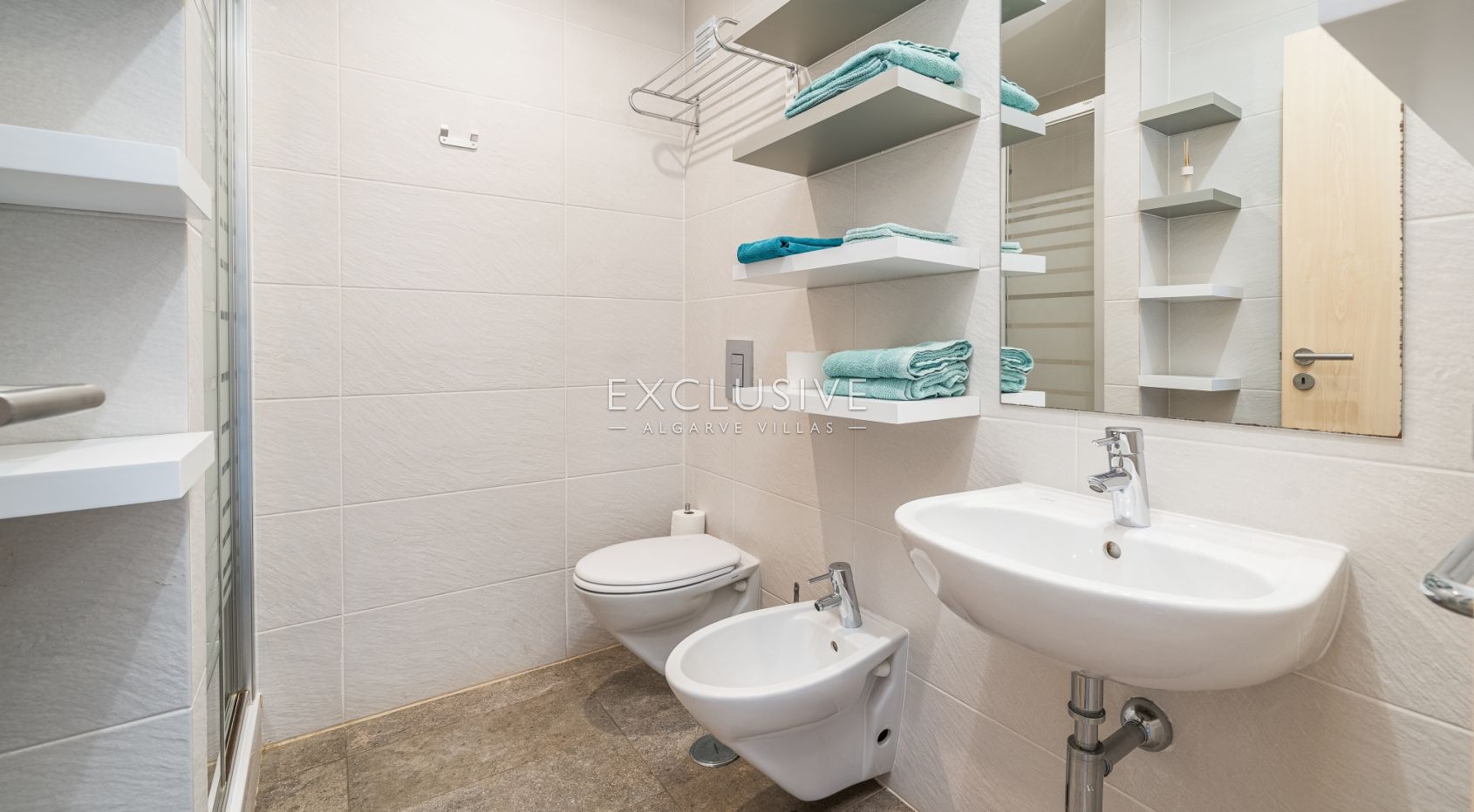 2-Zimmer-Wohnung mit Parkplatz und Pool in Portimão, Algarve