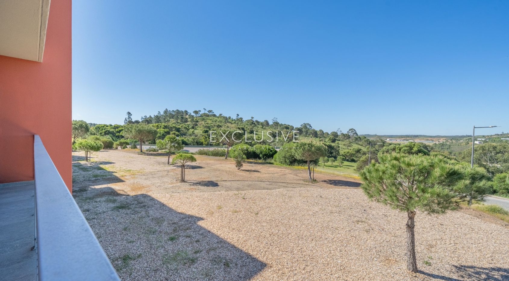 2-Zimmer-Wohnung mit Parkplatz und Pool in Portimão, Algarve