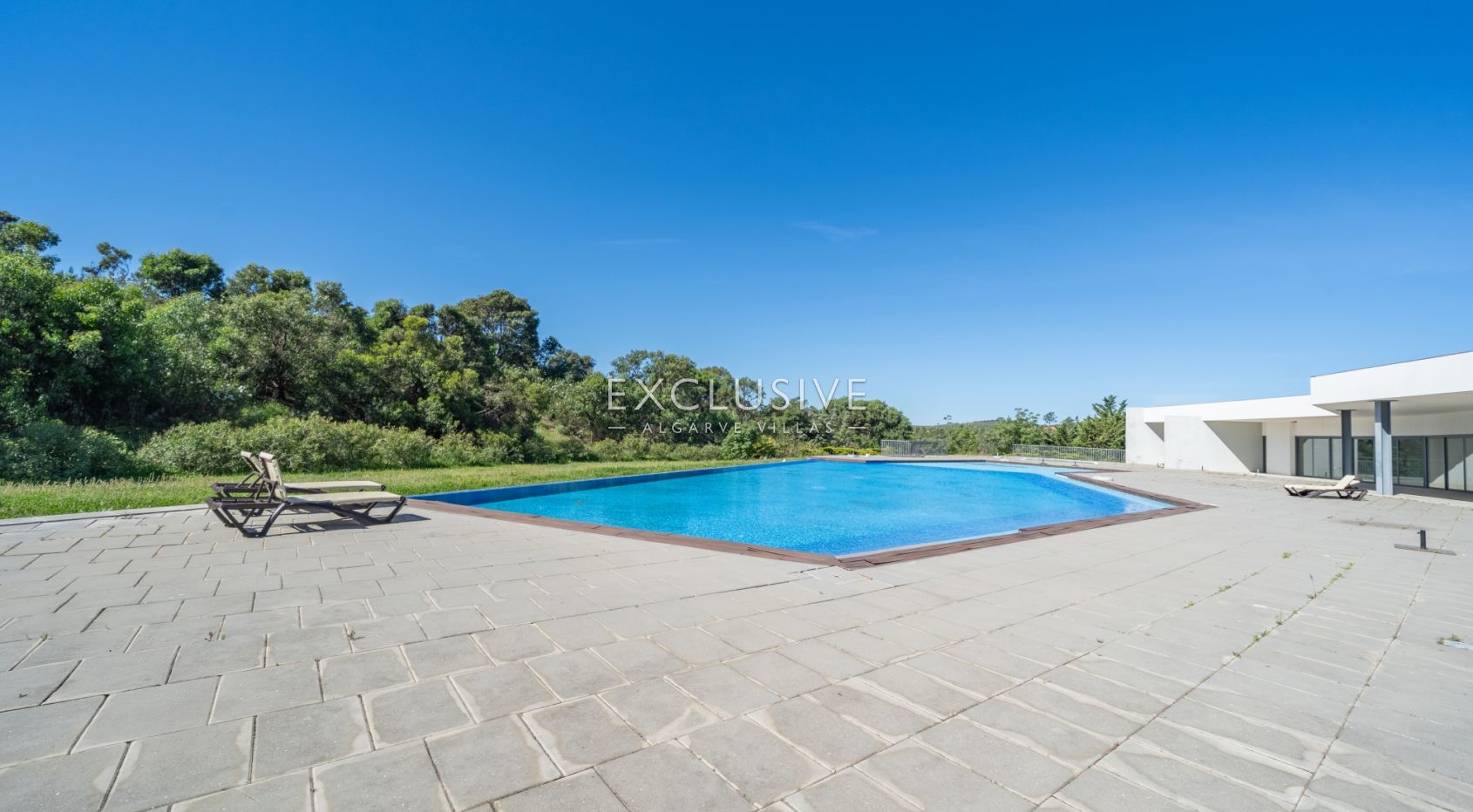 2-Zimmer-Wohnung mit Parkplatz und Pool in Portimão, Algarve