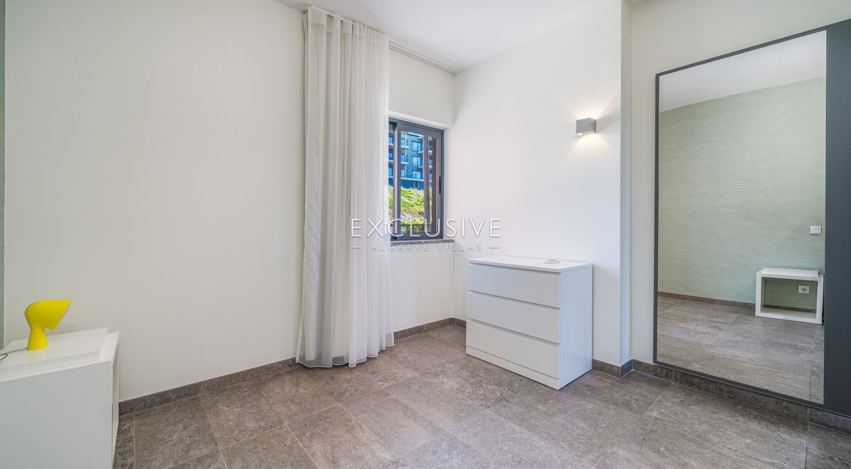 2-Zimmer-Wohnung mit Parkplatz und Pool in Portimão, Algarve