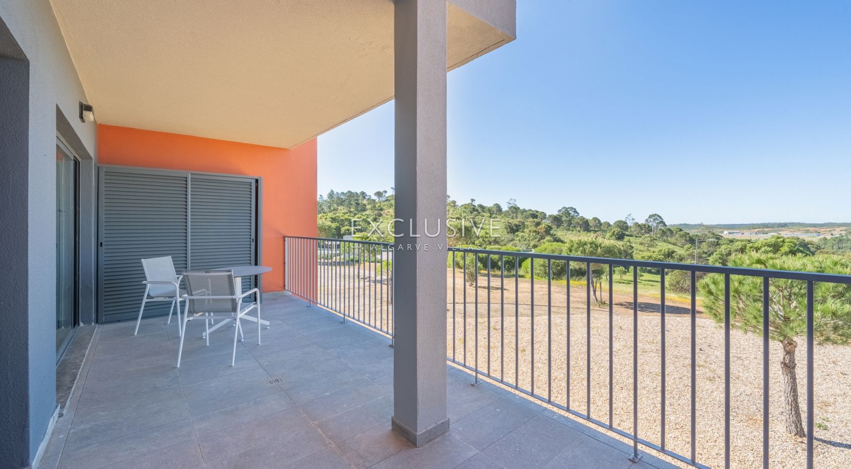 2-Zimmer-Wohnung mit Parkplatz und Pool in Portimão, Algarve
