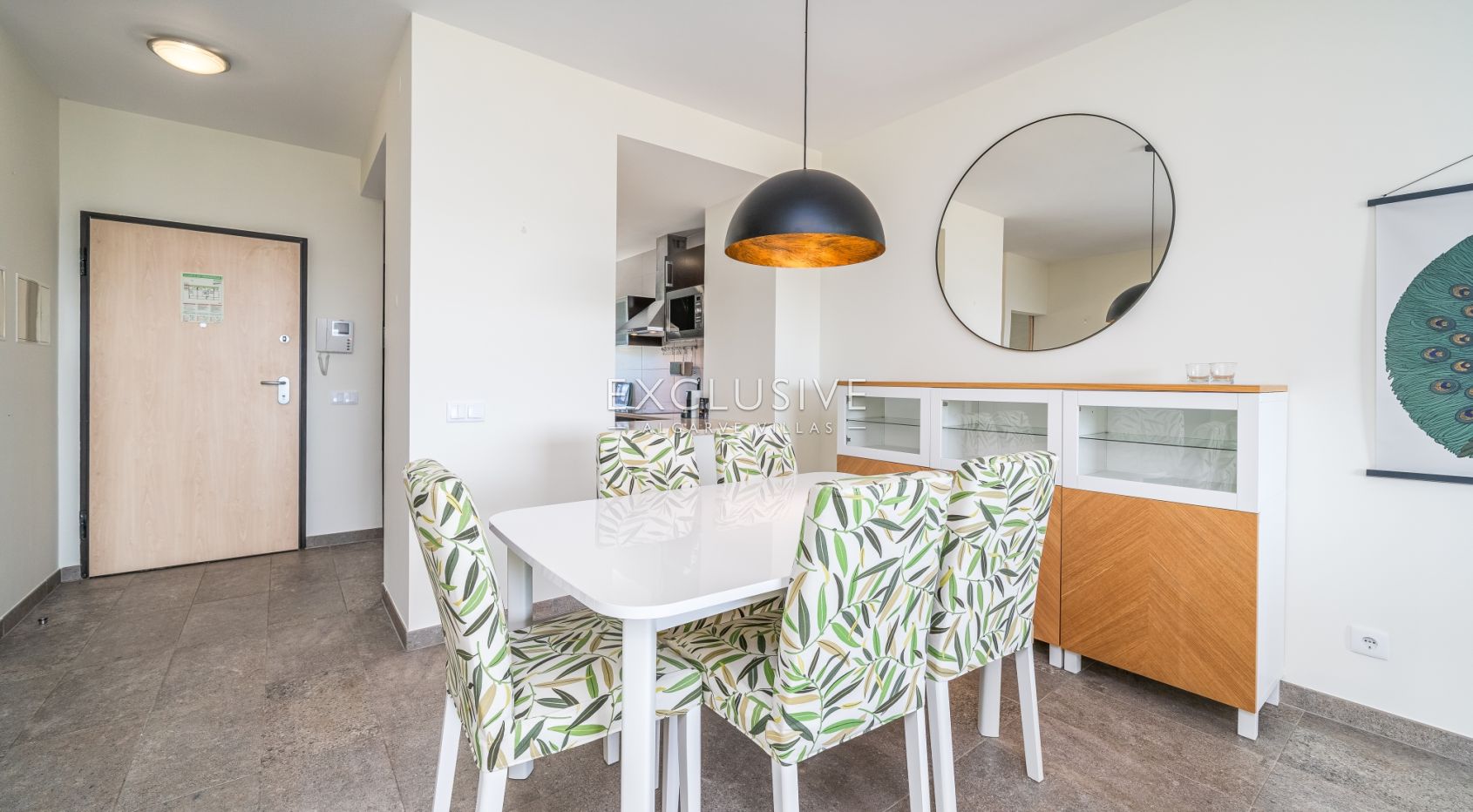 2-Zimmer-Wohnung mit Parkplatz und Pool in Portimão, Algarve