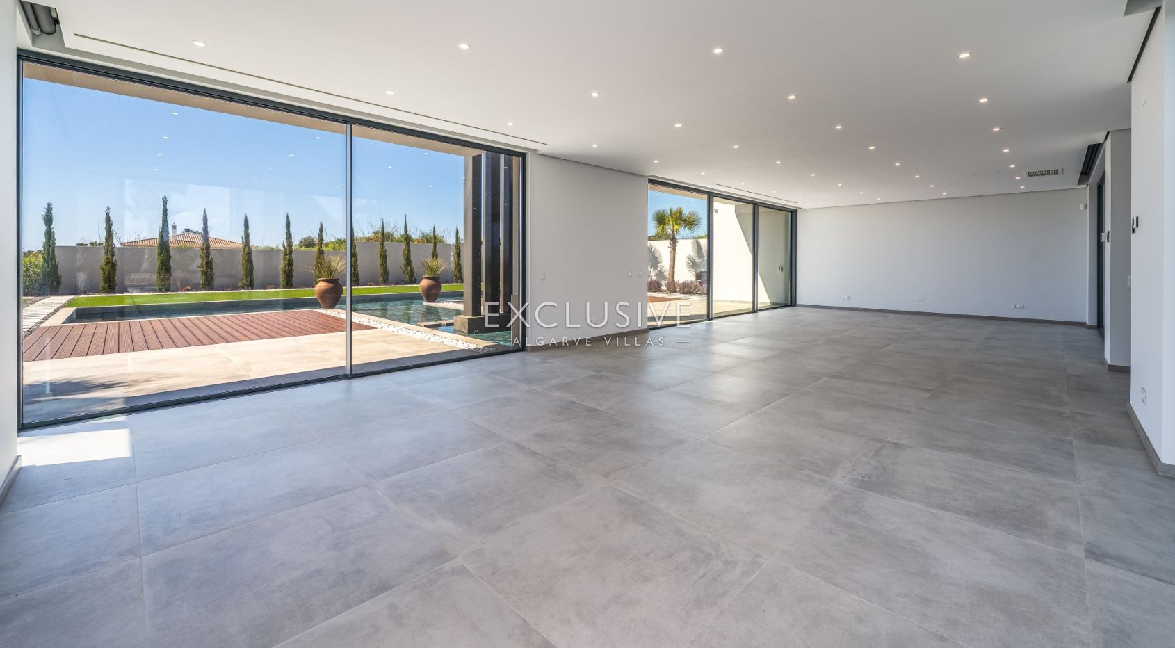 Moderne Luxusvilla mit Meerblick in Porto de Mós, Lagos