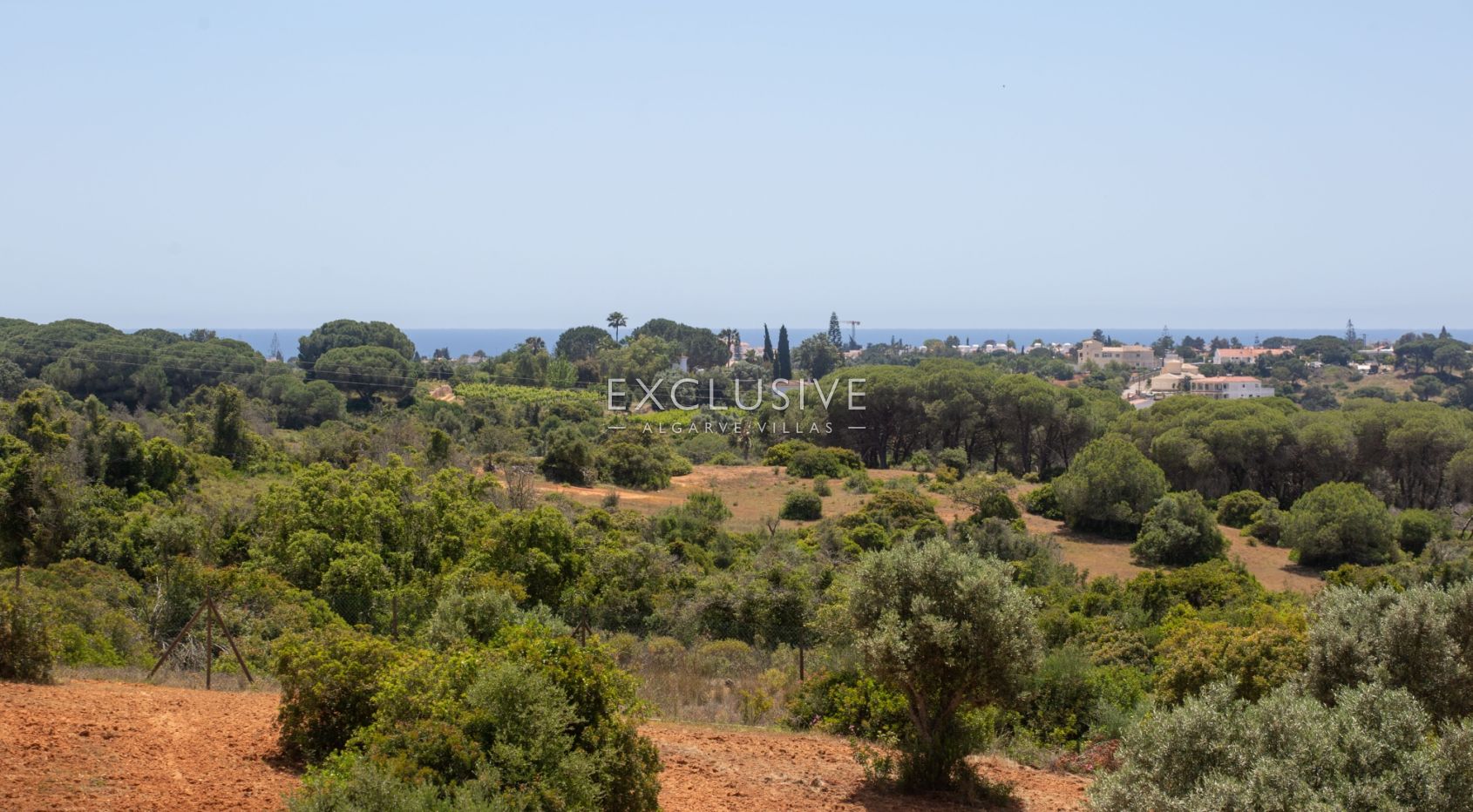 Exklusive Villa mit 4+1 Schlafzimmern und beheiztem Pool auf einem 7910 m² großen Grundstück in Porc