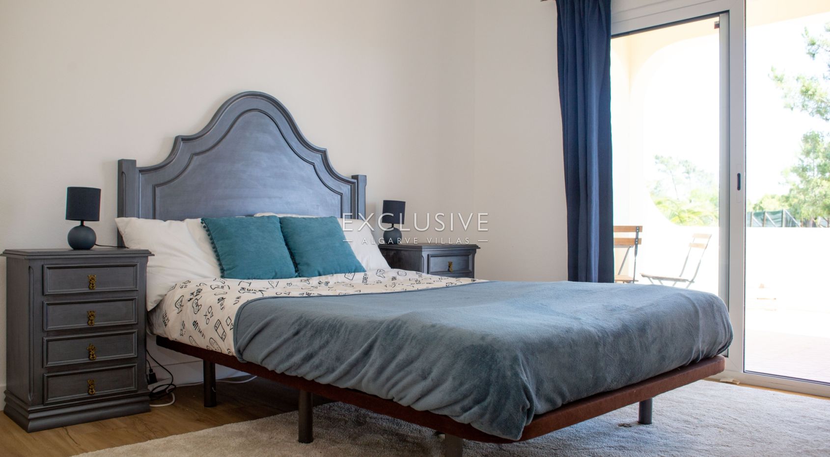Exklusive Villa mit 4+1 Schlafzimmern und beheiztem Pool auf einem 7910 m² großen Grundstück in Porc
