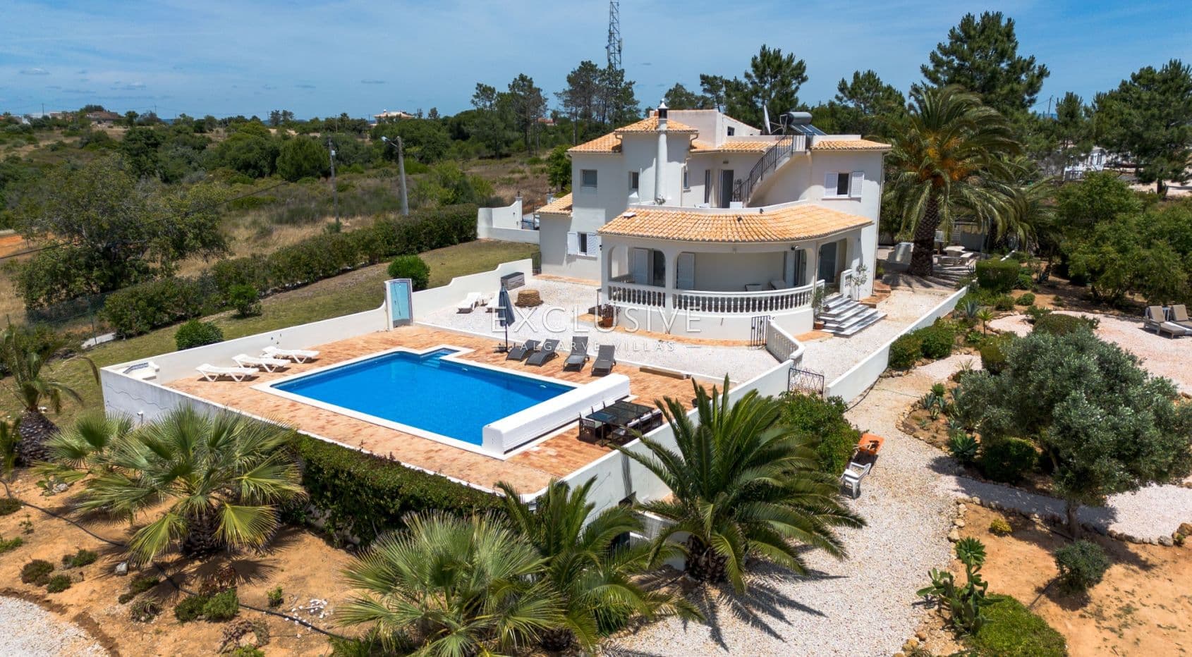 Exklusive Villa mit 4+1 Schlafzimmern und beheiztem Pool auf einem 7910 m² großen Grundstück in Porc-2