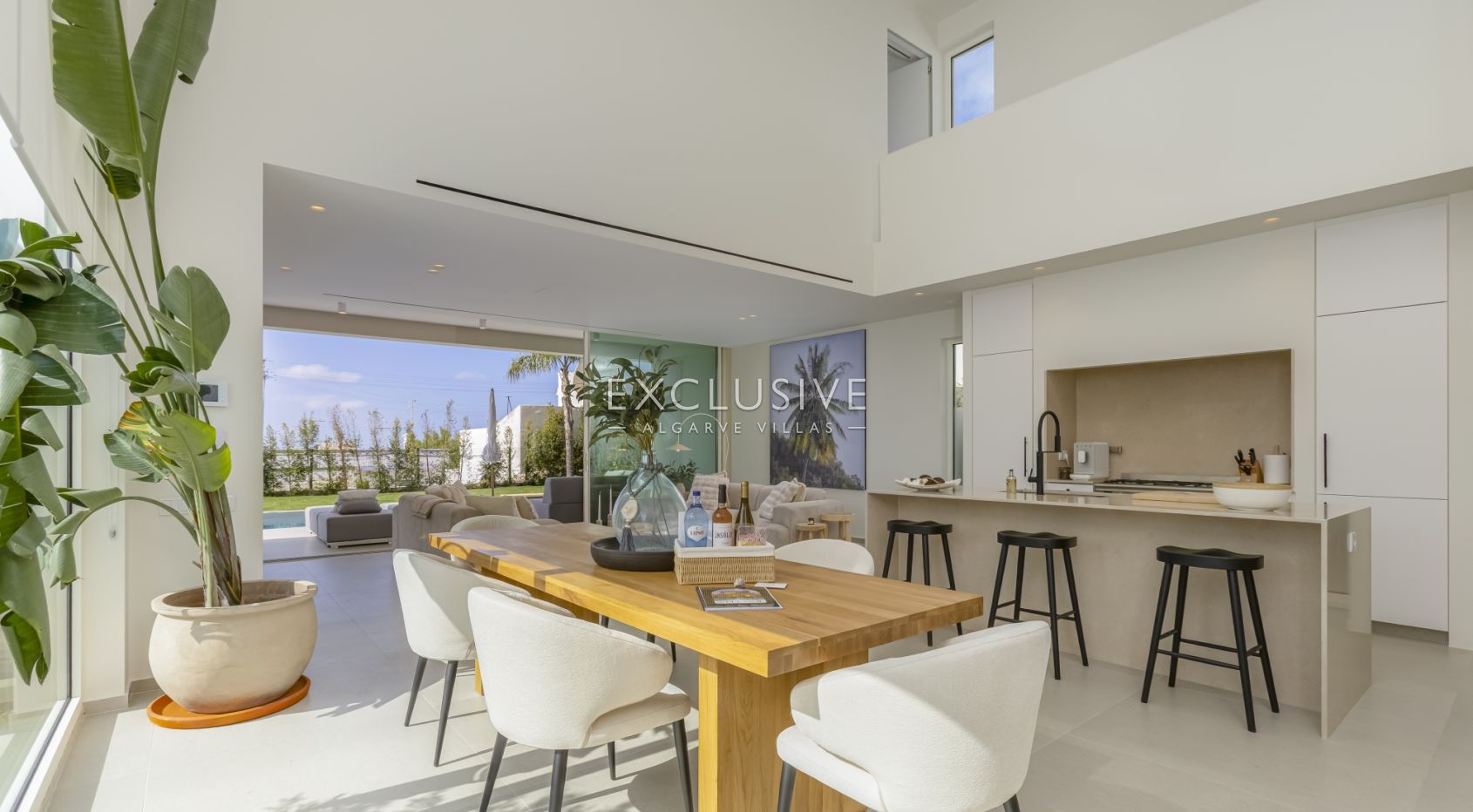Entdecken Sie eine atemberaubende neue 3-Schlafzimmer-Villa in Santa Bárbara de Nexe, Al
