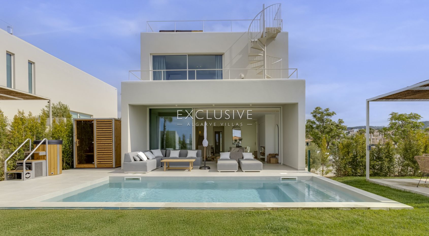 Entdecken Sie eine atemberaubende neue 3-Schlafzimmer-Villa in Santa Bárbara de Nexe, Al