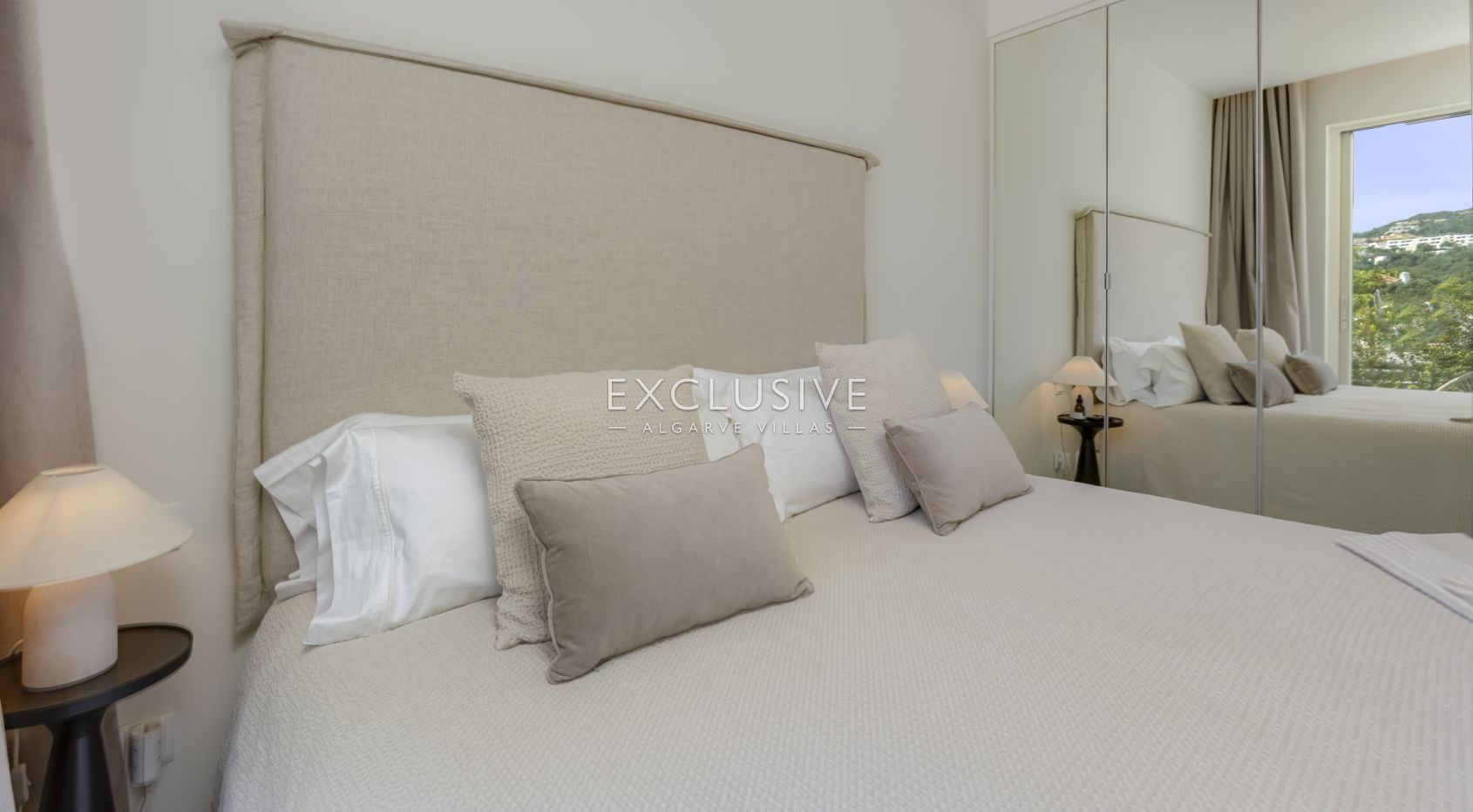 Entdecken Sie eine atemberaubende neue 3-Schlafzimmer-Villa in Santa Bárbara de Nexe, Al