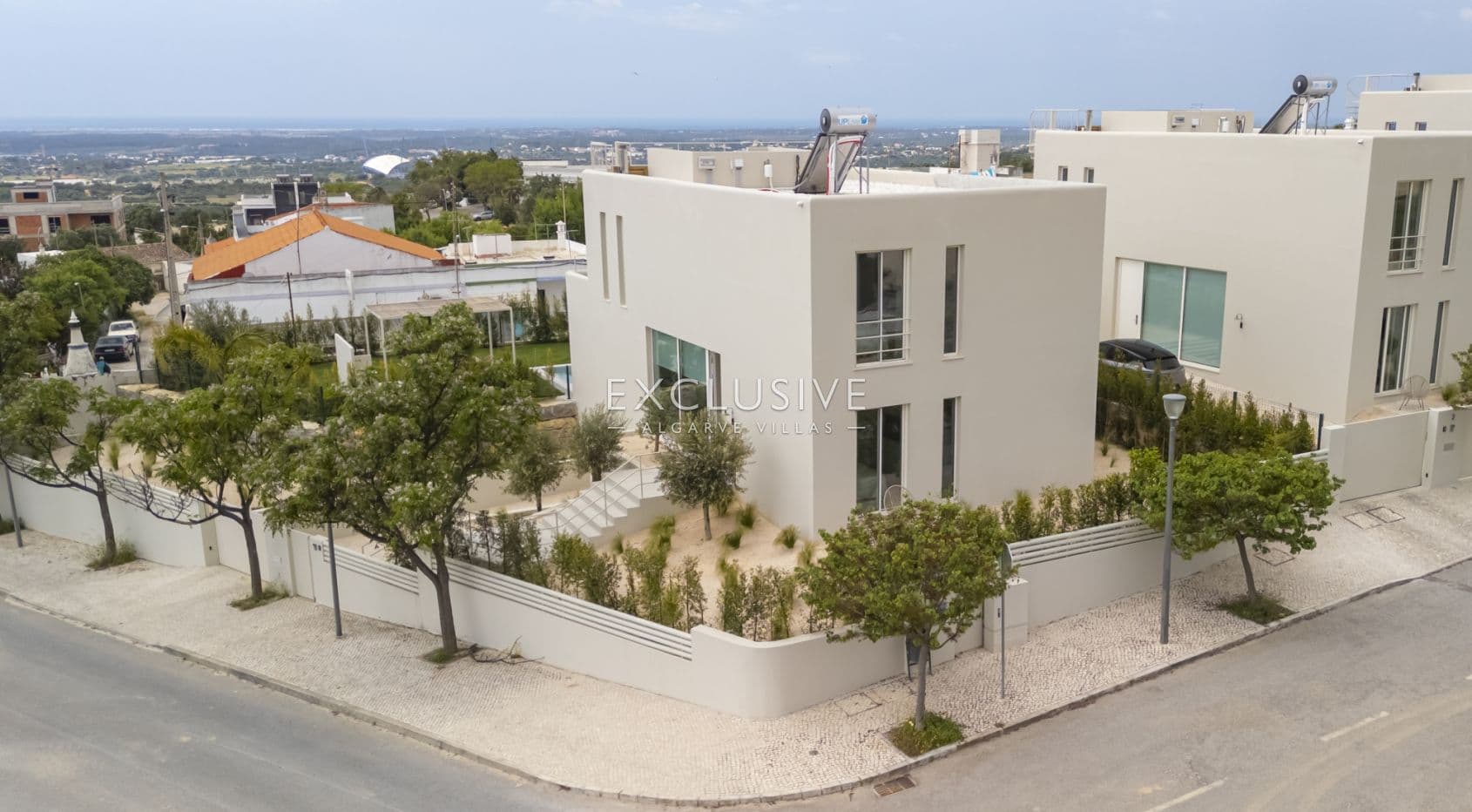 Entdecken Sie eine atemberaubende neue 3-Schlafzimmer-Villa in Santa Bárbara de Nexe, Al-2