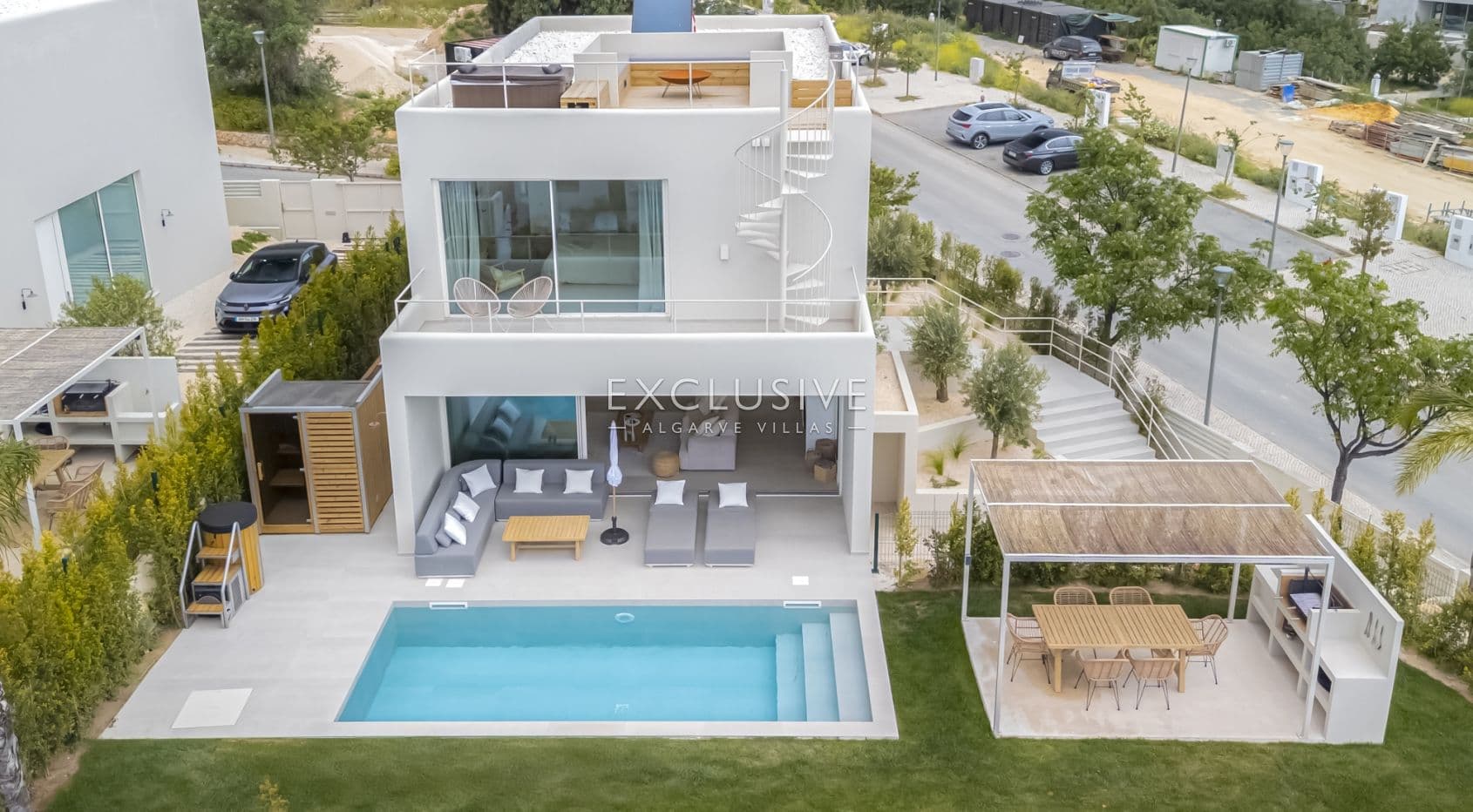 Entdecken Sie eine atemberaubende neue 3-Schlafzimmer-Villa in Santa Bárbara de Nexe, Al-1