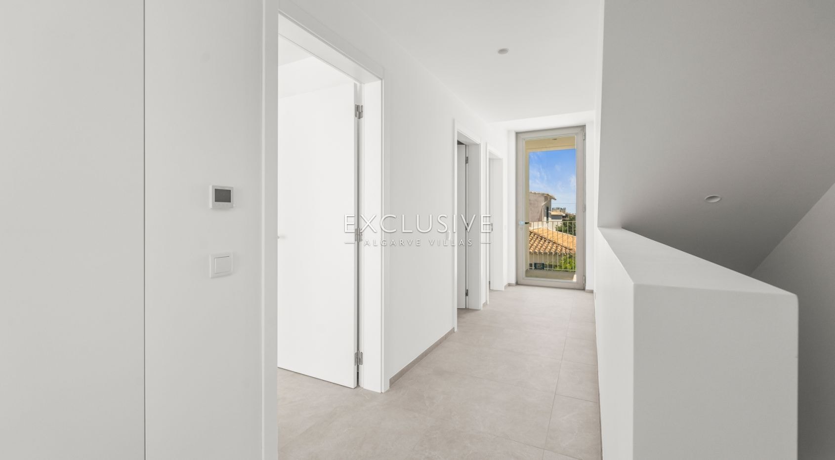 Brandneue Reihenvilla mit 2+1 Schlafzimmern und eigener Dachterrasse in Lagos an der Algarve zu verk