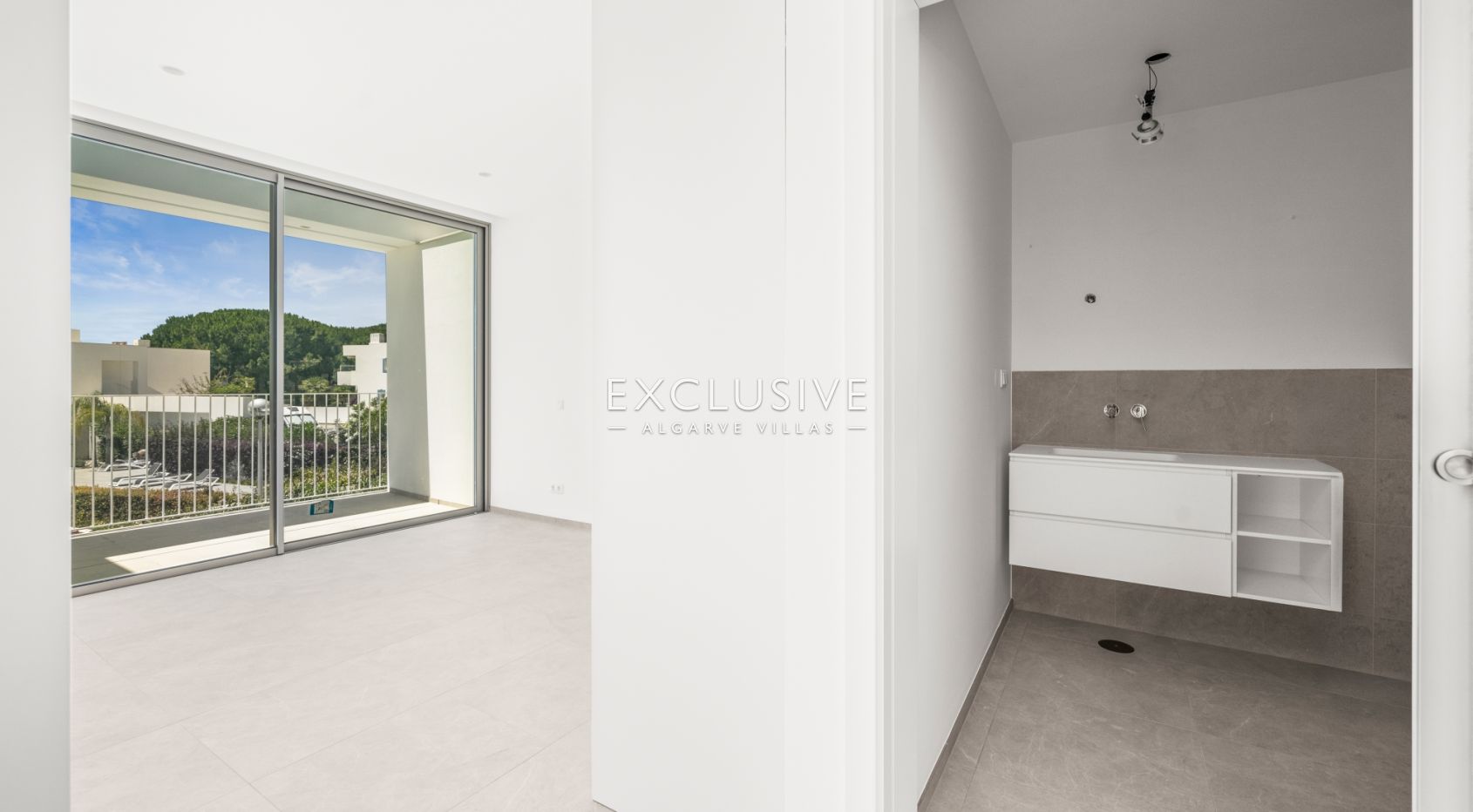 Brandneue Reihenvilla mit 2+1 Schlafzimmern und eigener Dachterrasse in Lagos an der Algarve zu verk