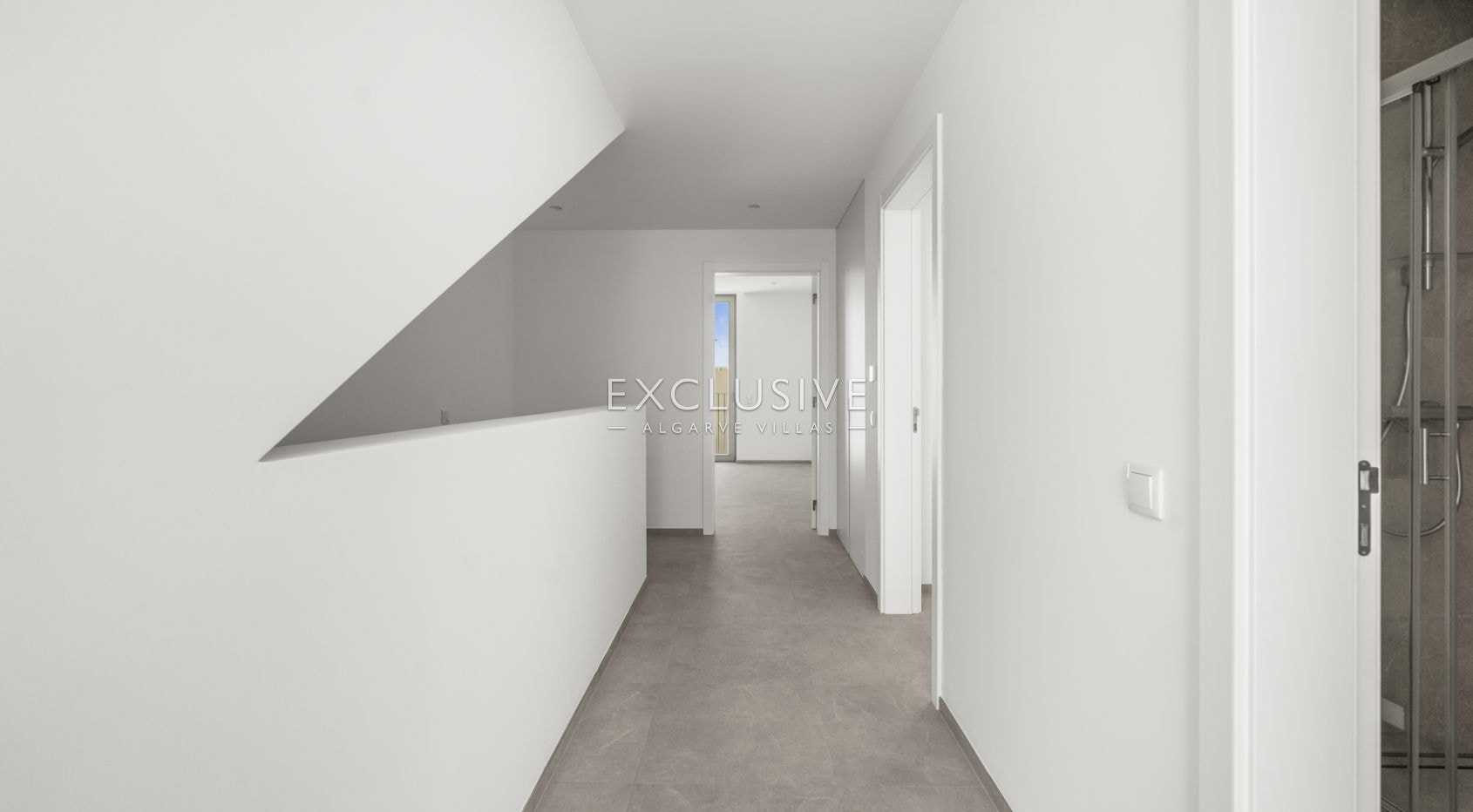 Brandneue Reihenvilla mit 2+1 Schlafzimmern und eigener Dachterrasse in Lagos an der Algarve zu verk