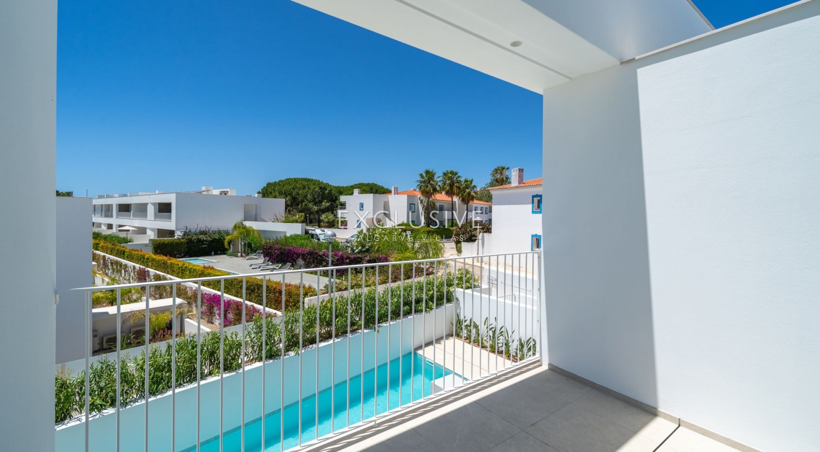 Brandneue Reihenvilla mit 2+1 Schlafzimmern und eigener Dachterrasse in Lagos an der Algarve zu verk