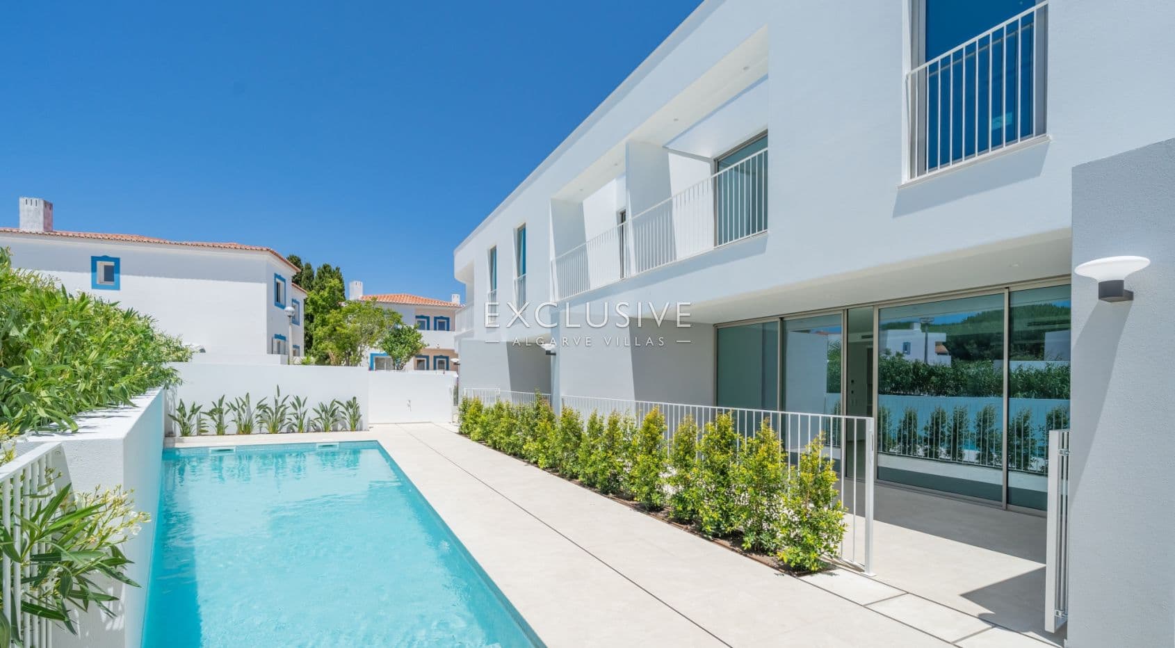 Brandneue Reihenvilla mit 2+1 Schlafzimmern und eigener Dachterrasse in Lagos an der Algarve zu verk-1