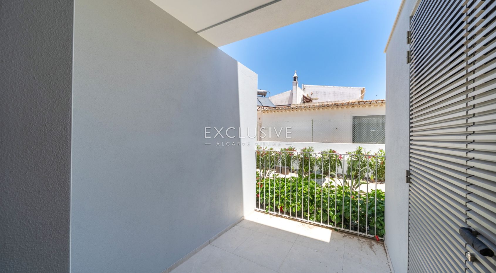 Brandneue Reihenvilla mit 2+1 Schlafzimmern und eigener Dachterrasse in Lagos an der Algarve zu verk