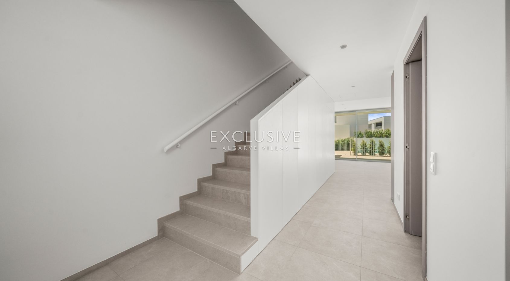 Brandneue Reihenvilla mit 2+1 Schlafzimmern und eigener Dachterrasse in Lagos an der Algarve zu verk