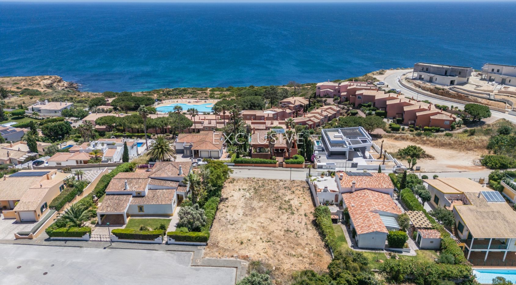 Seltenes Grundstück mit Meerblick in Praia da Luz