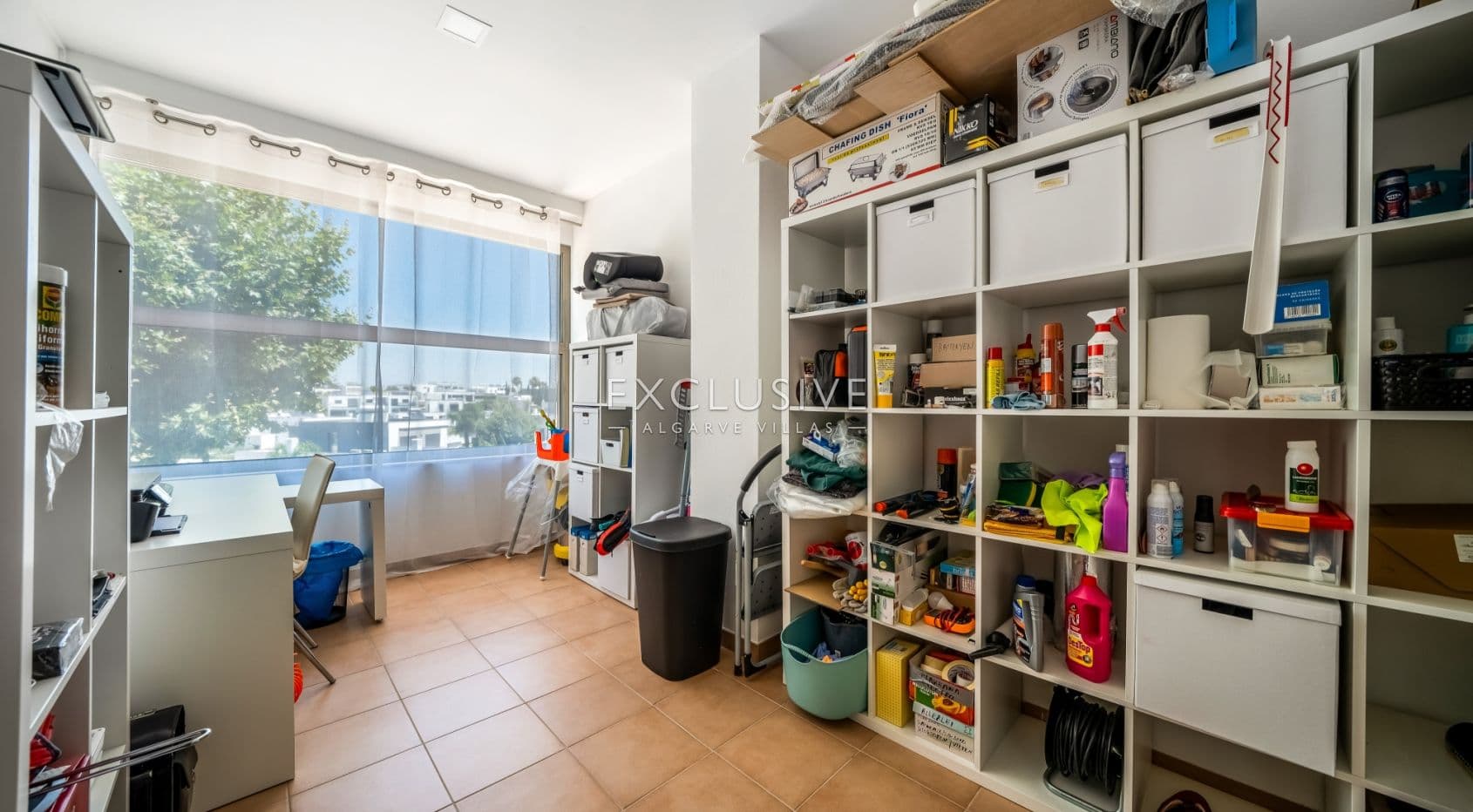Modern 4-Bedroom Villa with Pool, beach & golf nearby, Alcantarilha, Algarve