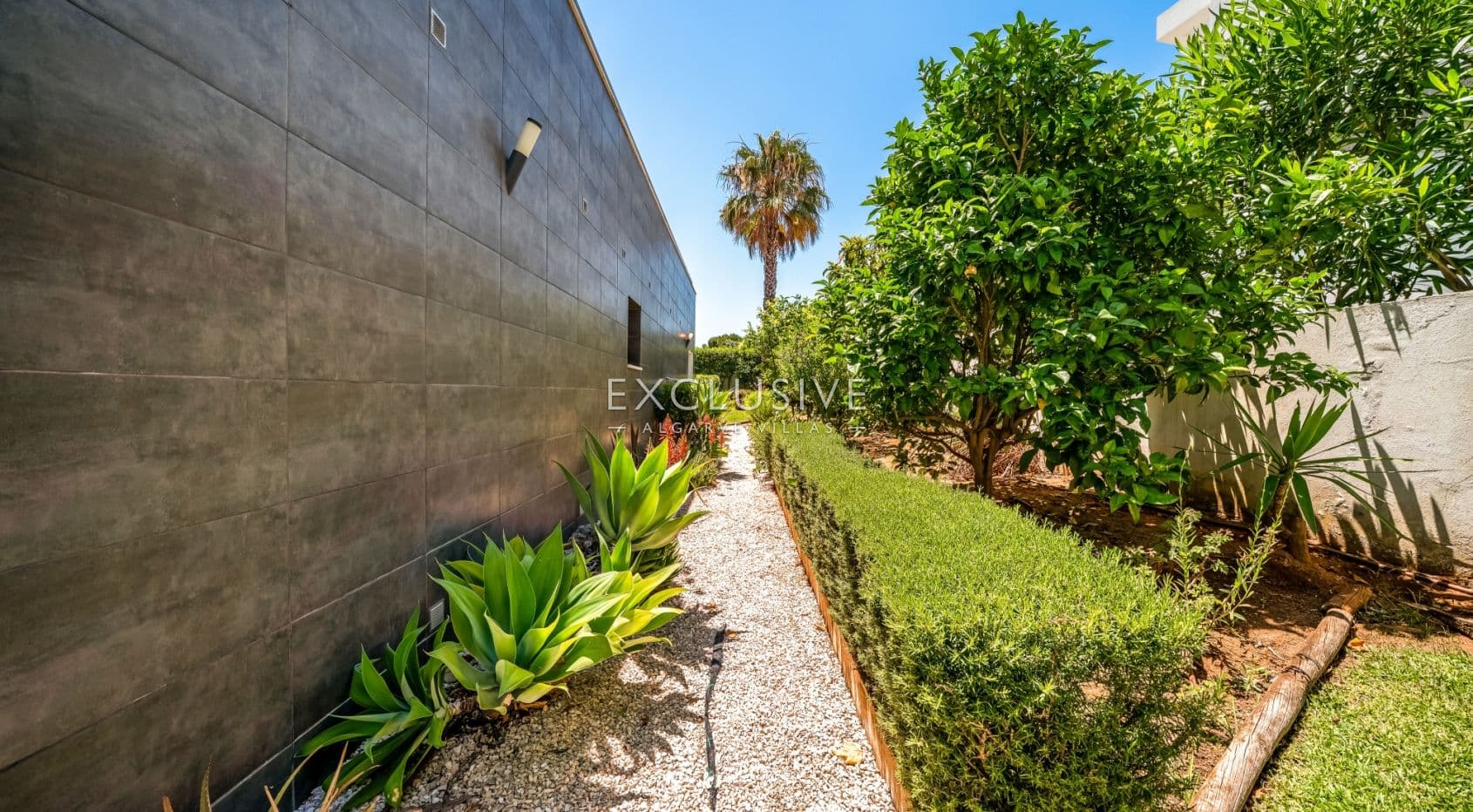 Modern 4-Bedroom Villa with Pool, beach & golf nearby, Alcantarilha, Algarve